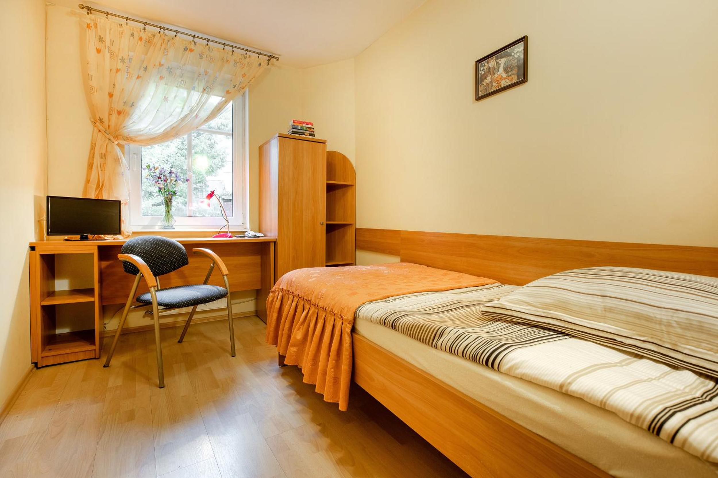Two-Bedroom Apartment - Photo 3