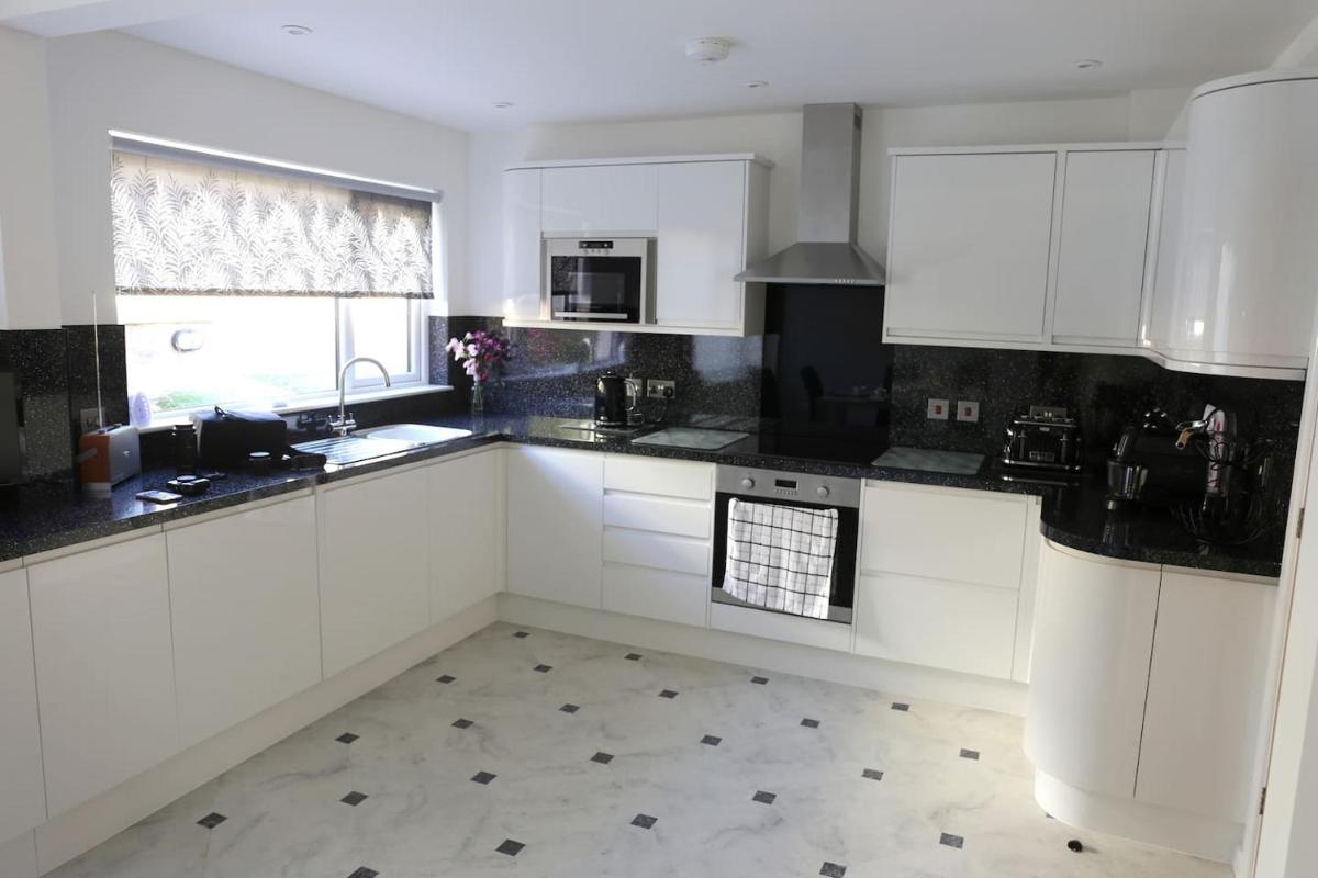 Three-Bedroom House photo 1