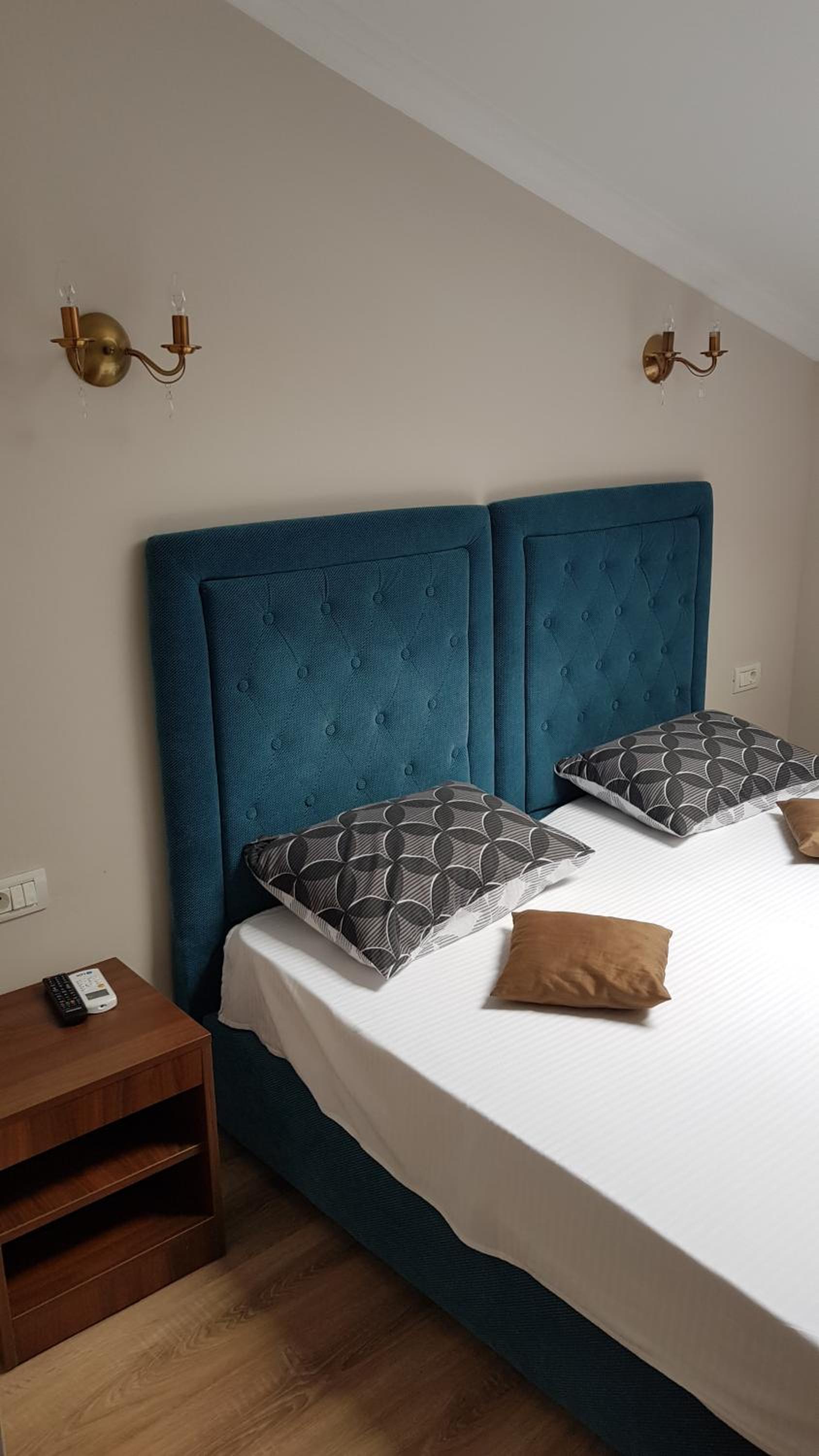 Budget Double Room photo 3
