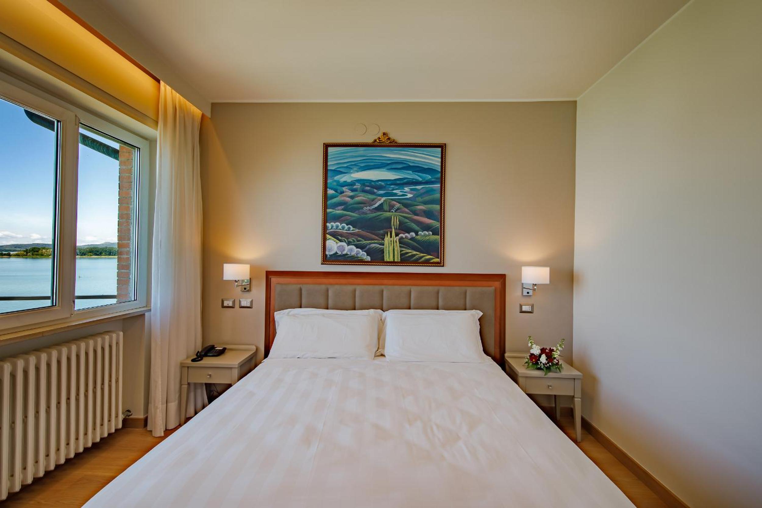 Superior Double Room with Lake View - Photo 2