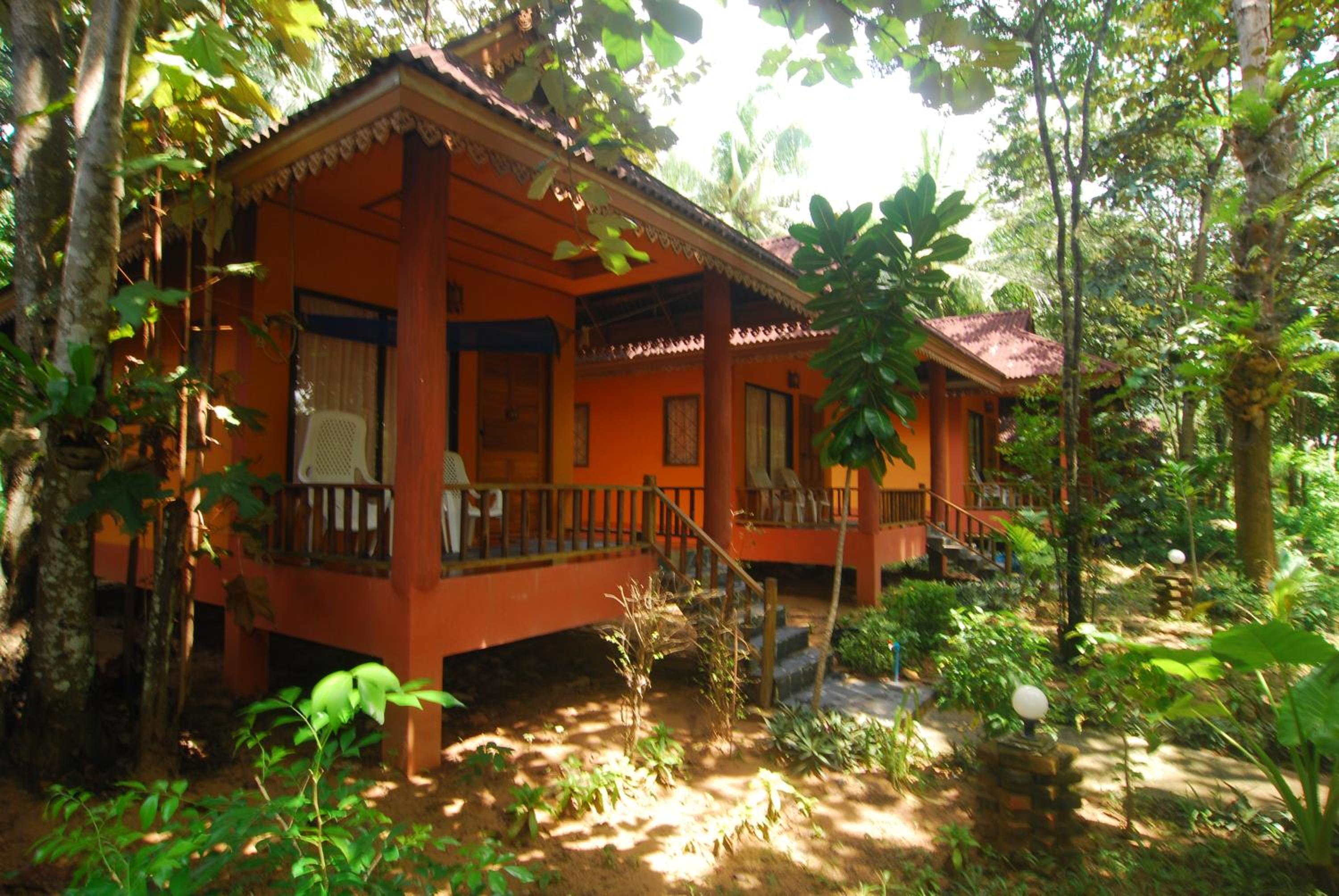 Family Bungalow with Air Conditioning photo 2