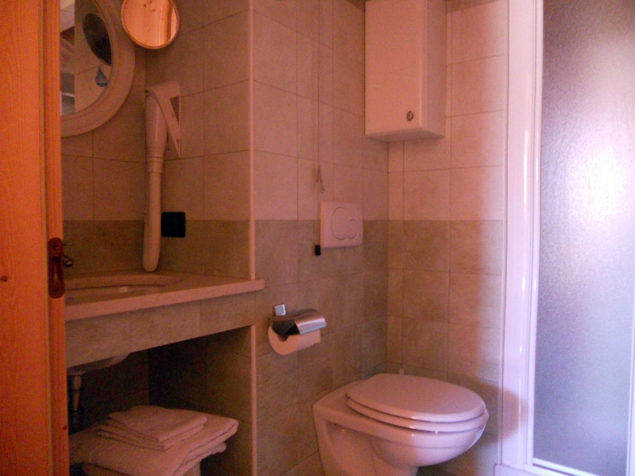Economy Double or Twin Room photo 2