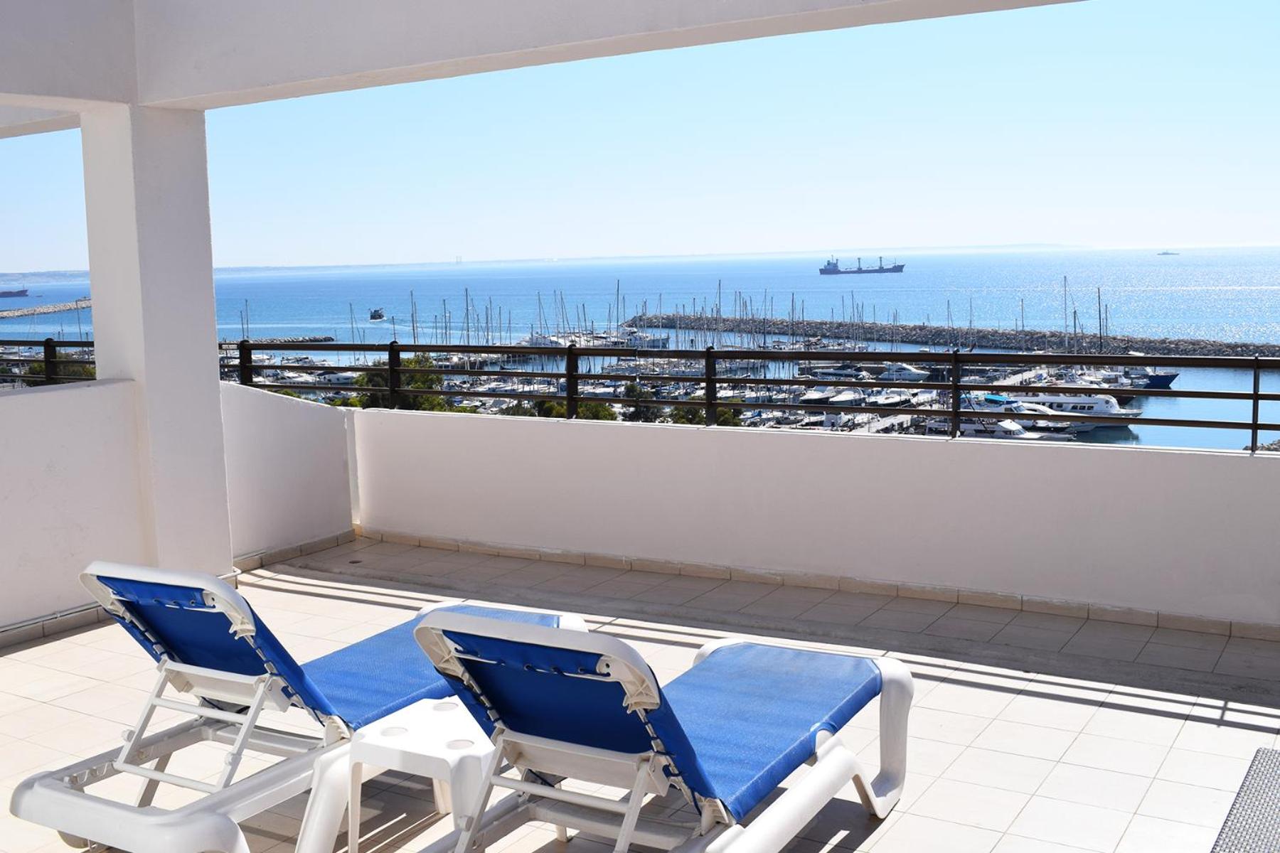 One- Bedroom with Terrace - Salamina photo 2