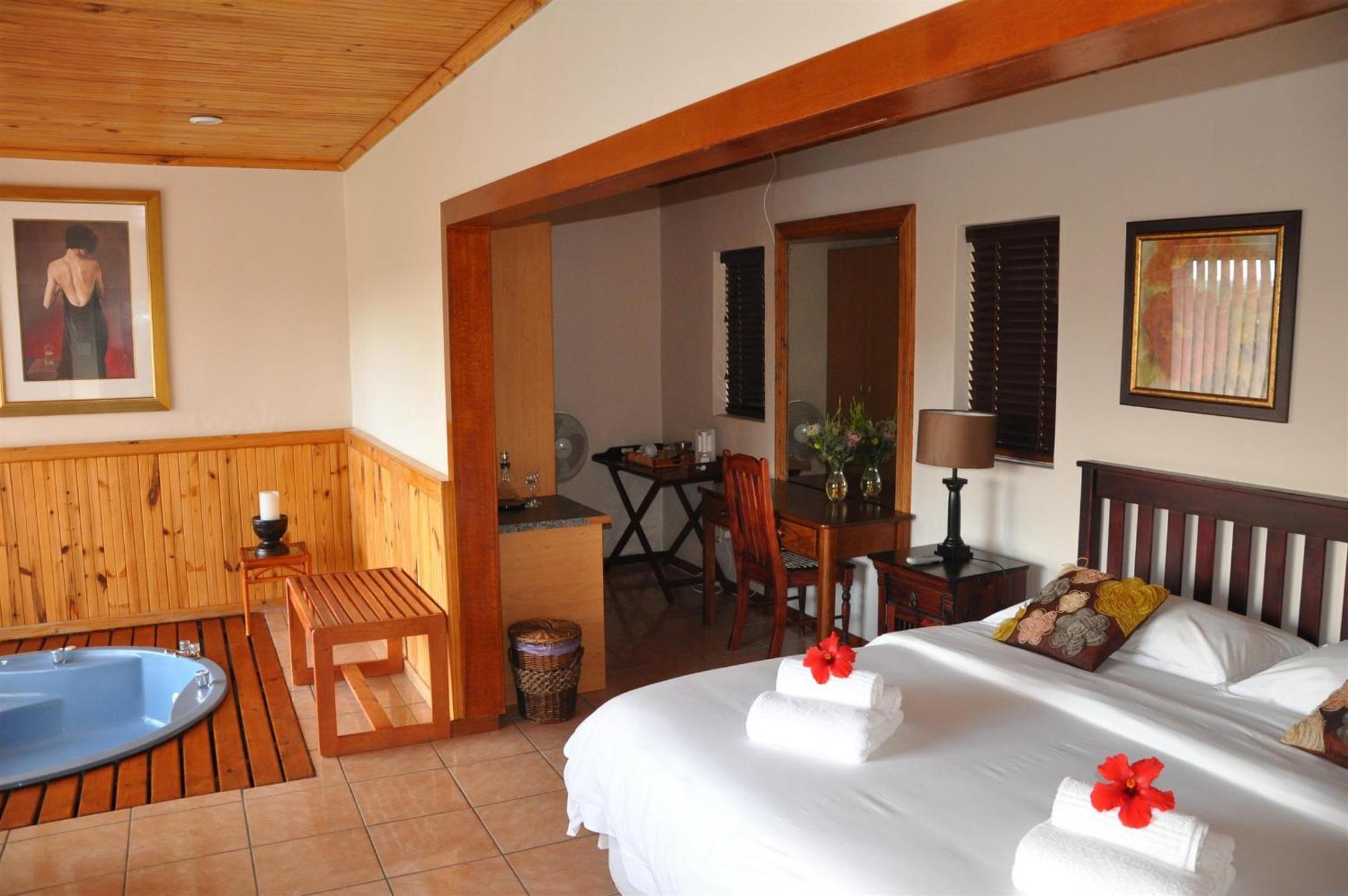 Suite with Spa Bath - Photo 13