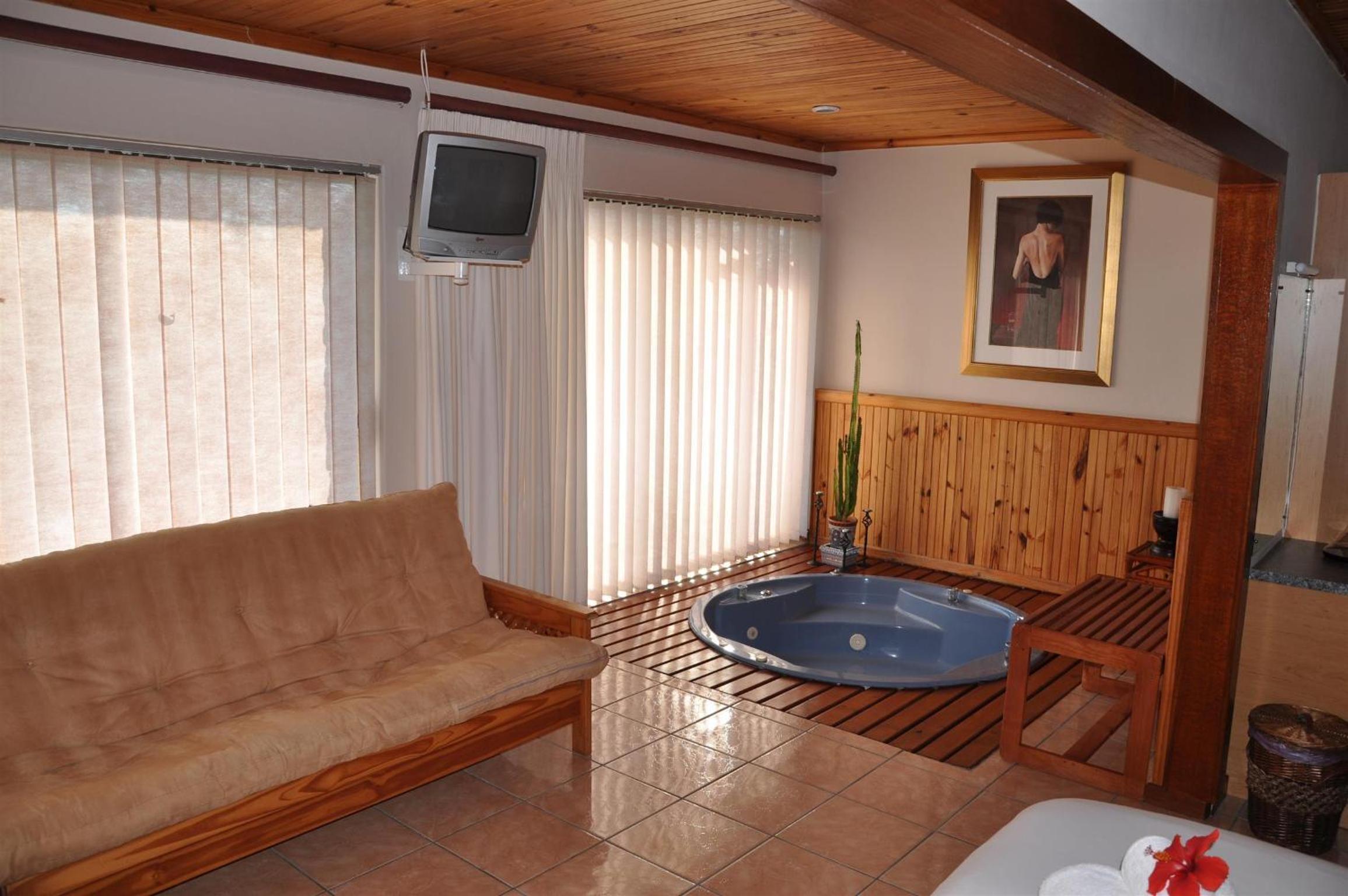 Suite with Spa Bath - Photo 6