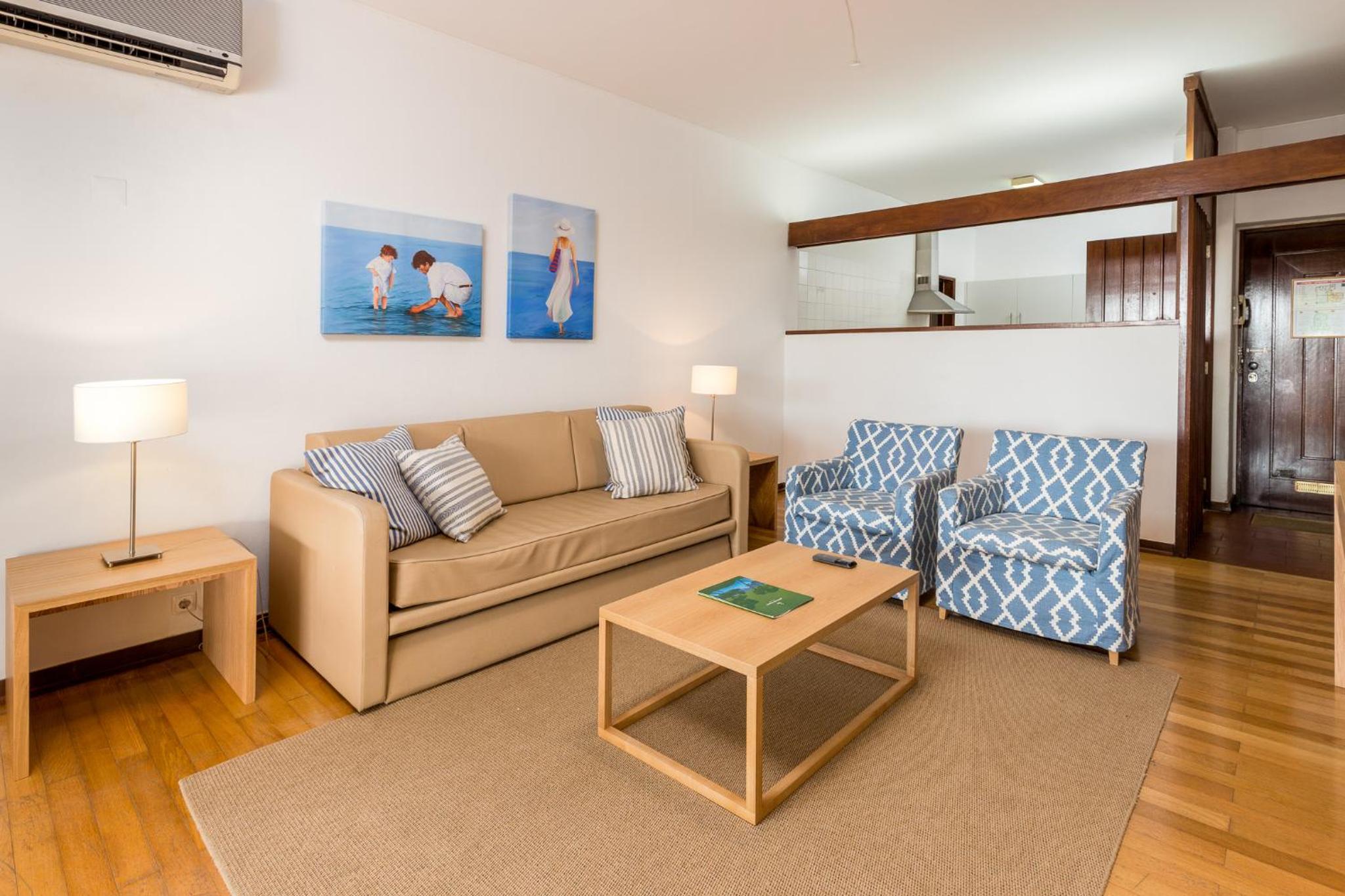 Appartamento con 3 Camere da Letto e Vista Giardino