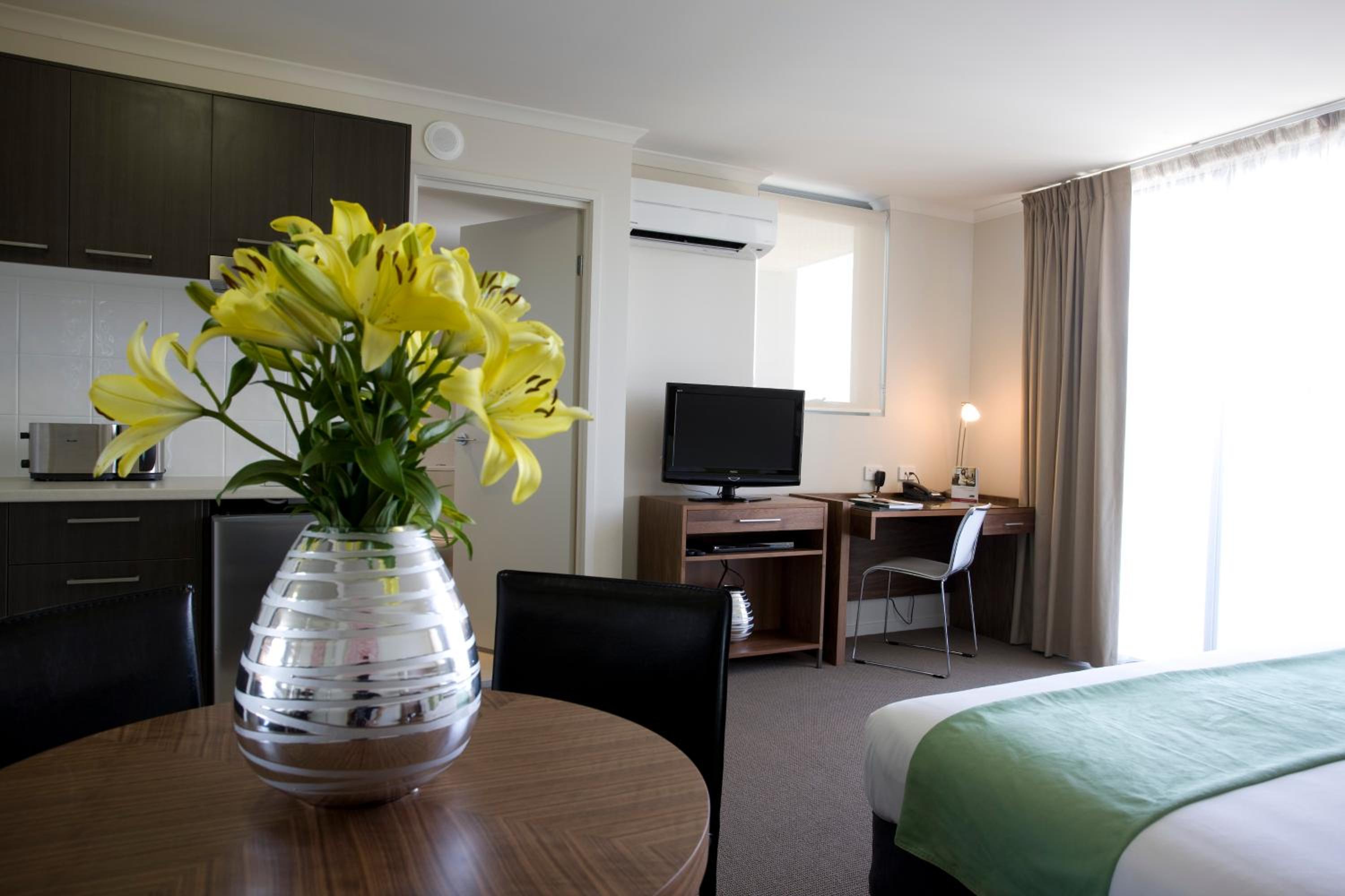 Studio Apartment - Photo 4