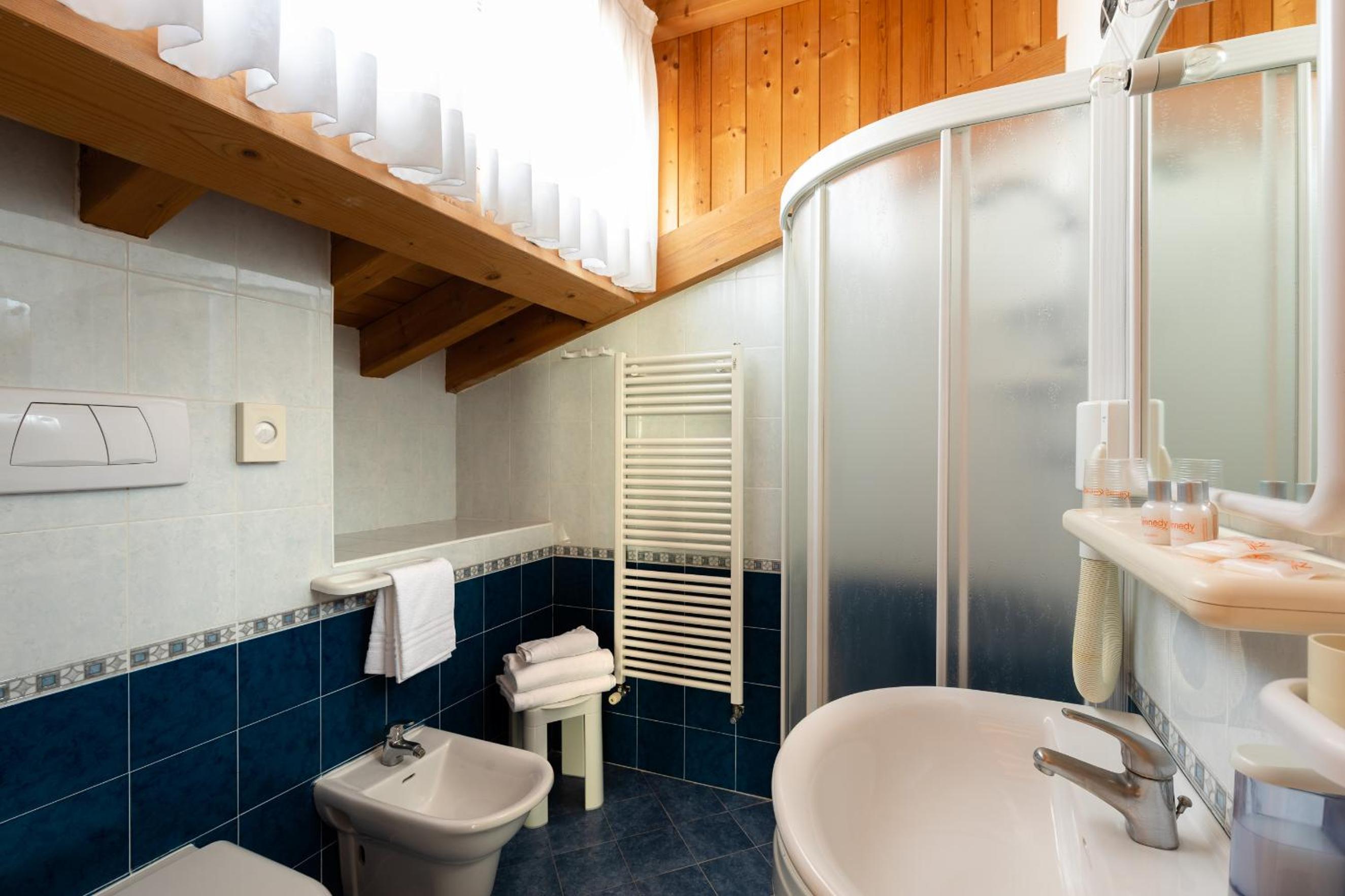 Deluxe Double or Twin Room with Balcony photo 2