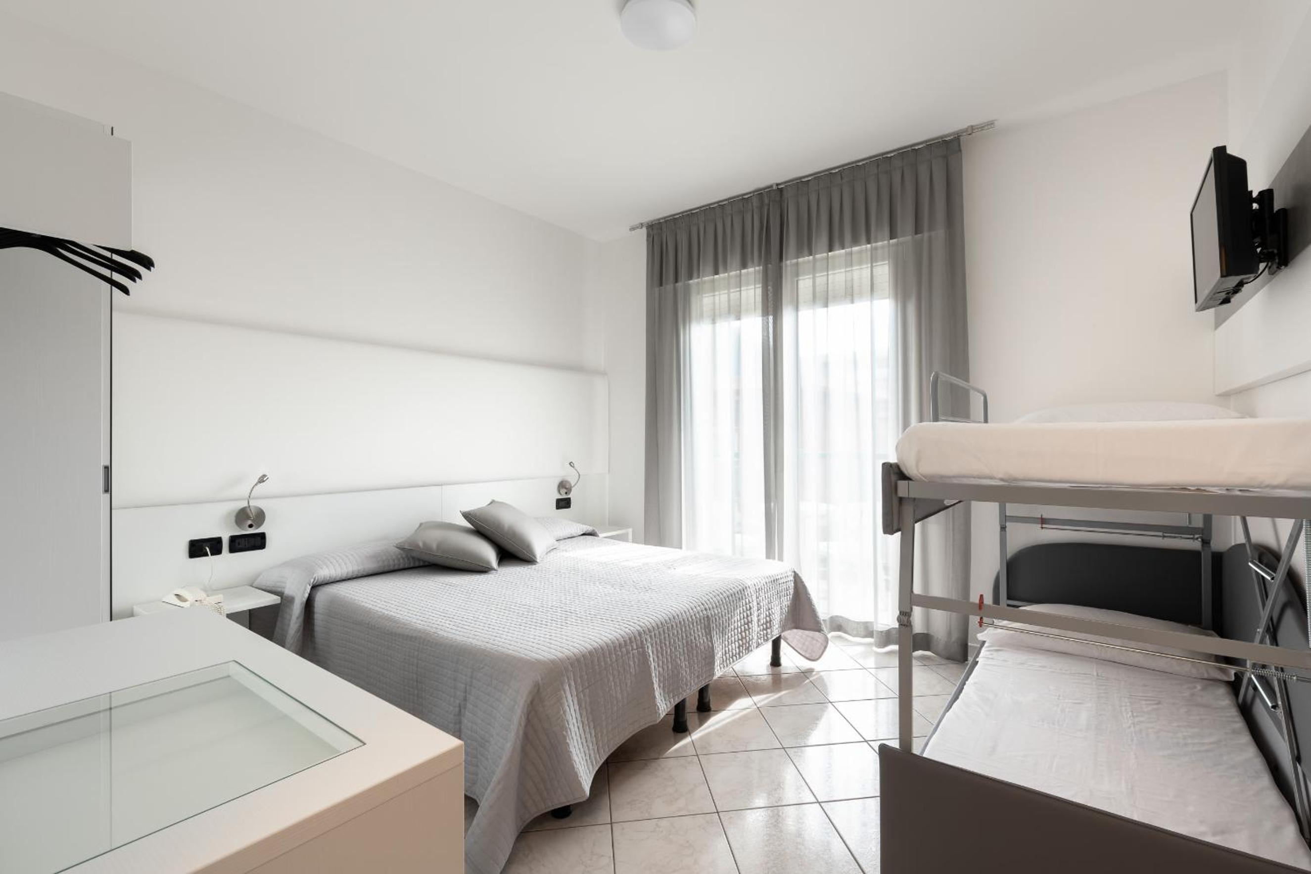 Deluxe Quadruple Room photo 1