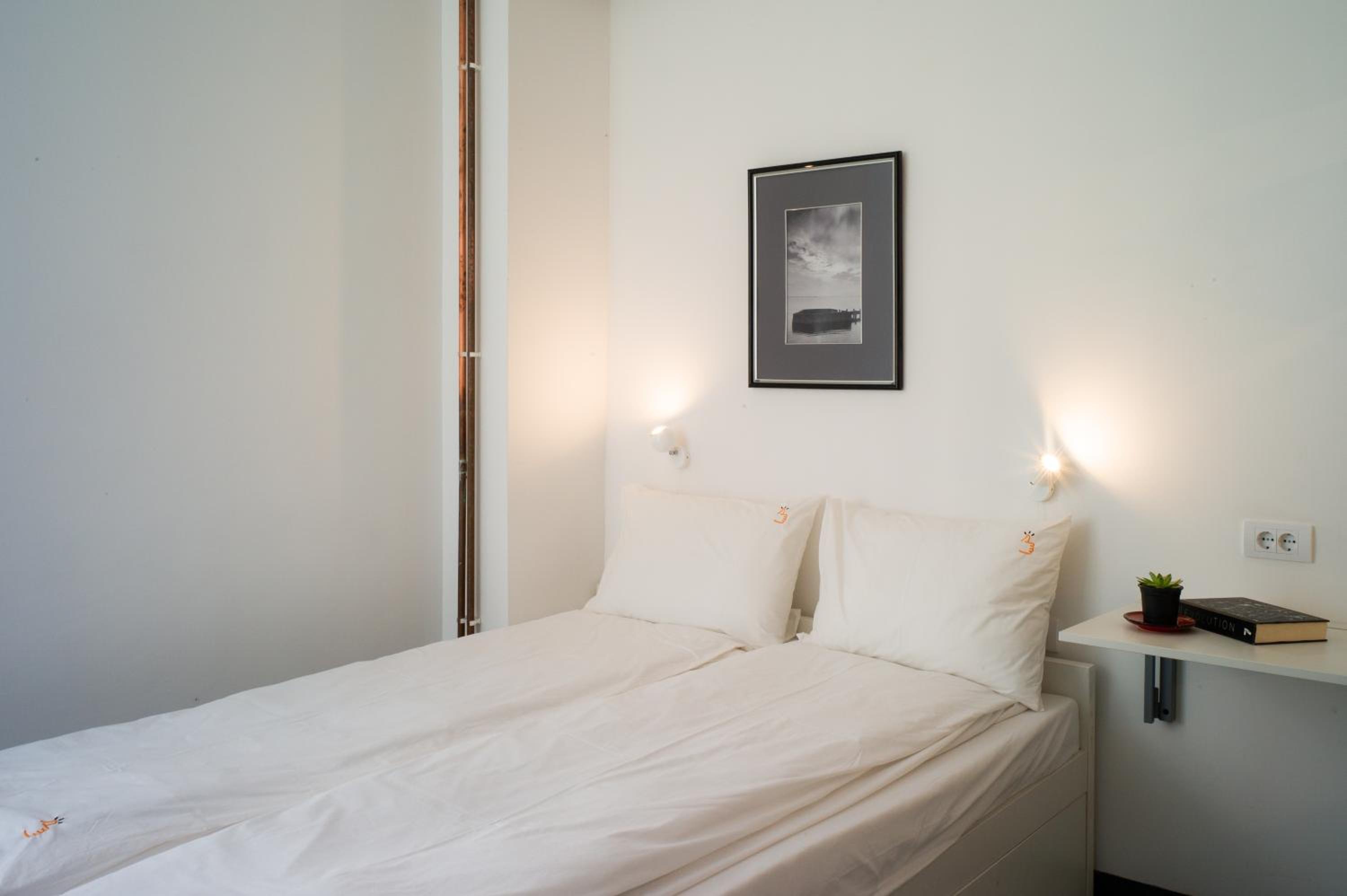 Family Room with Private Bathroom - Photo 6