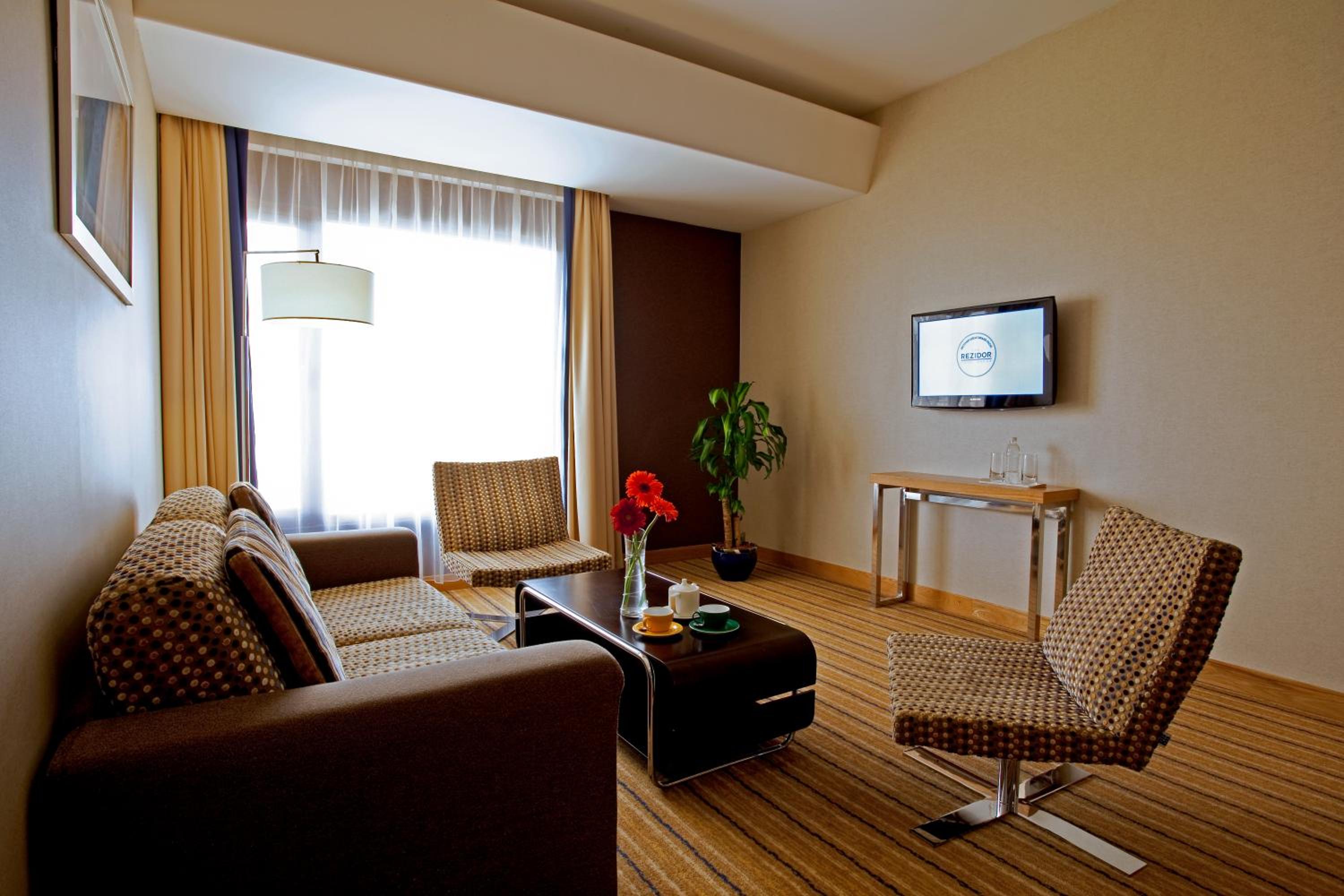 Suite Room 
 - Photo 3
