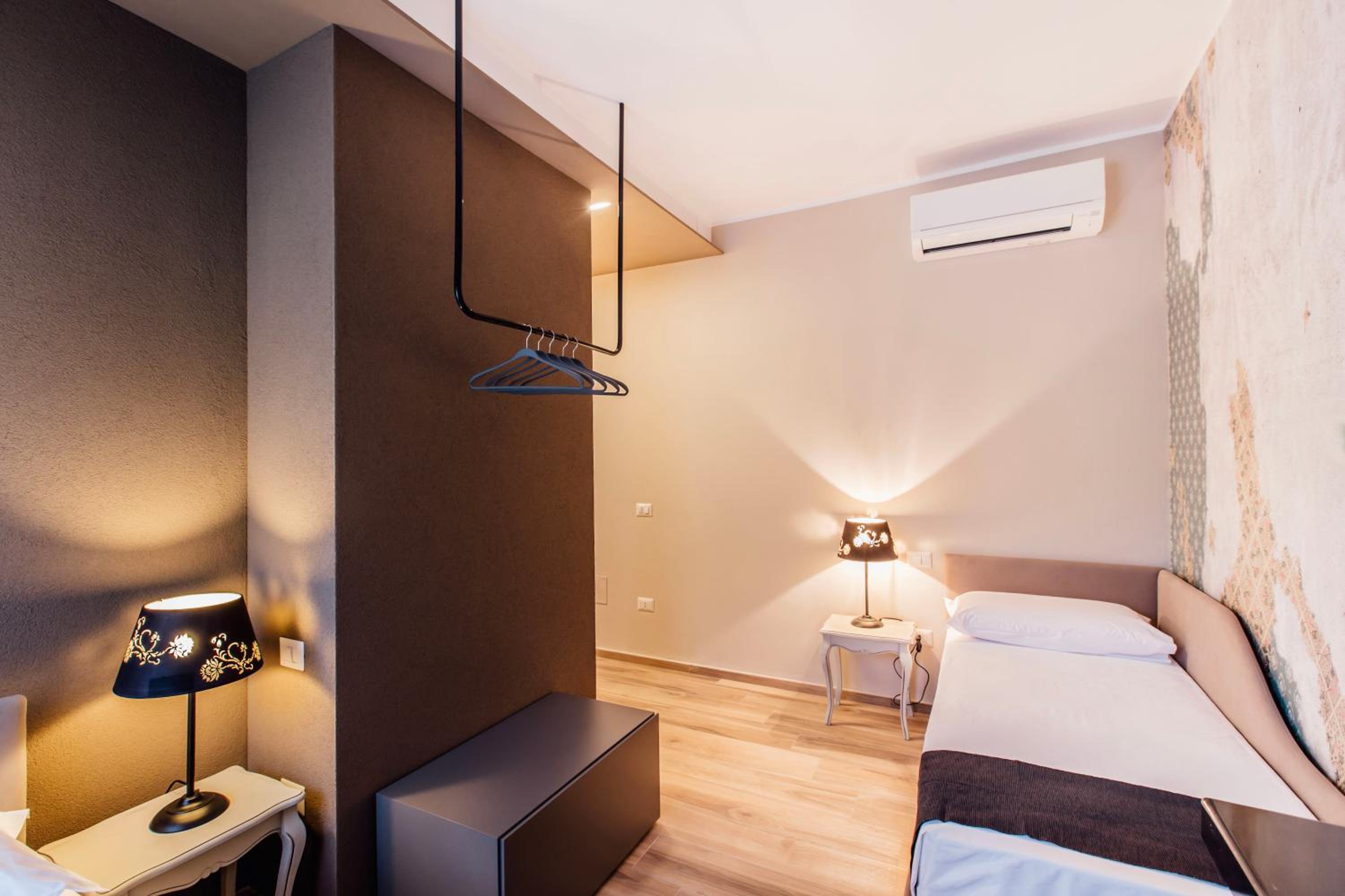 Deluxe Quadruple Room - Photo 1