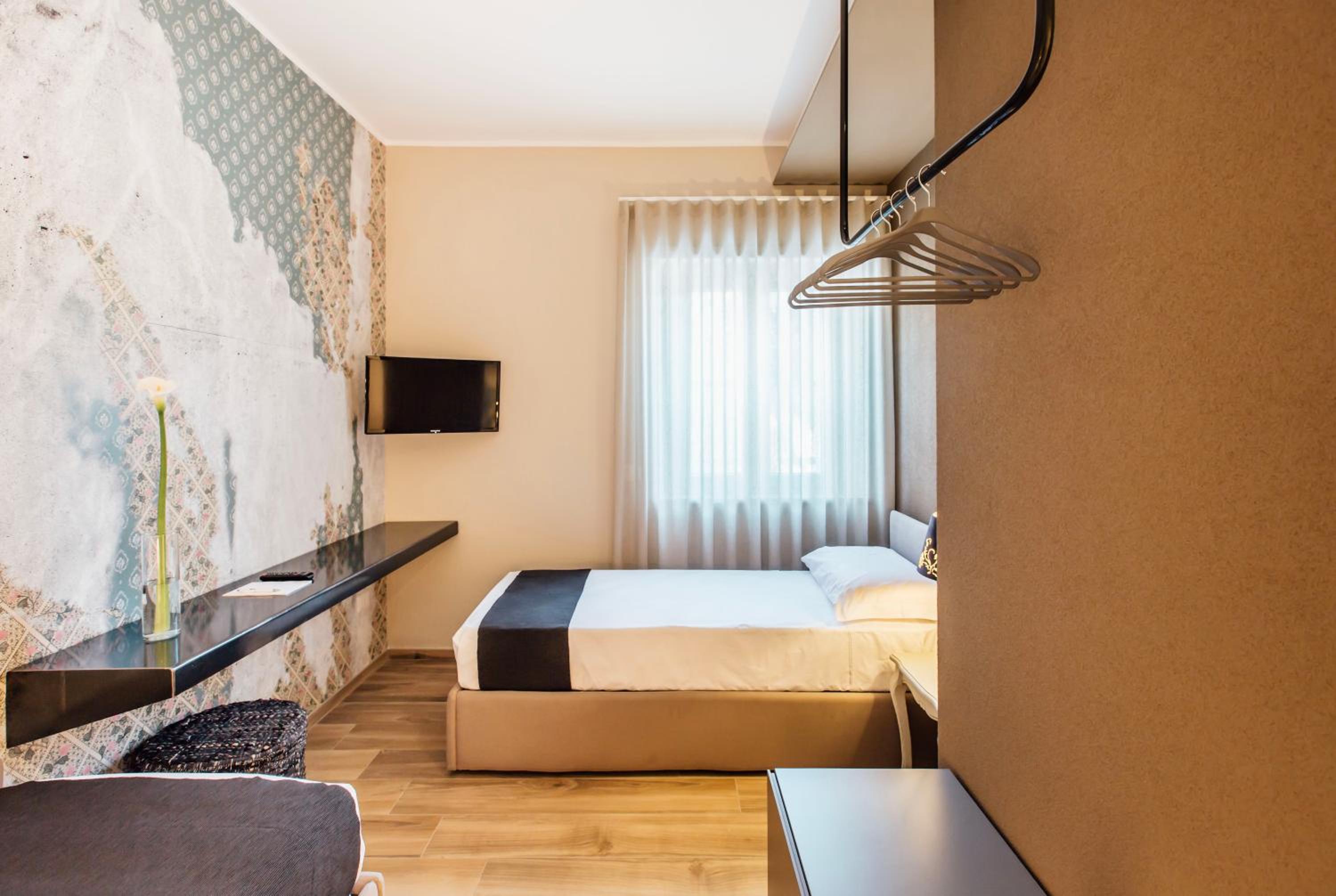 Deluxe Quadruple Room - Photo 4