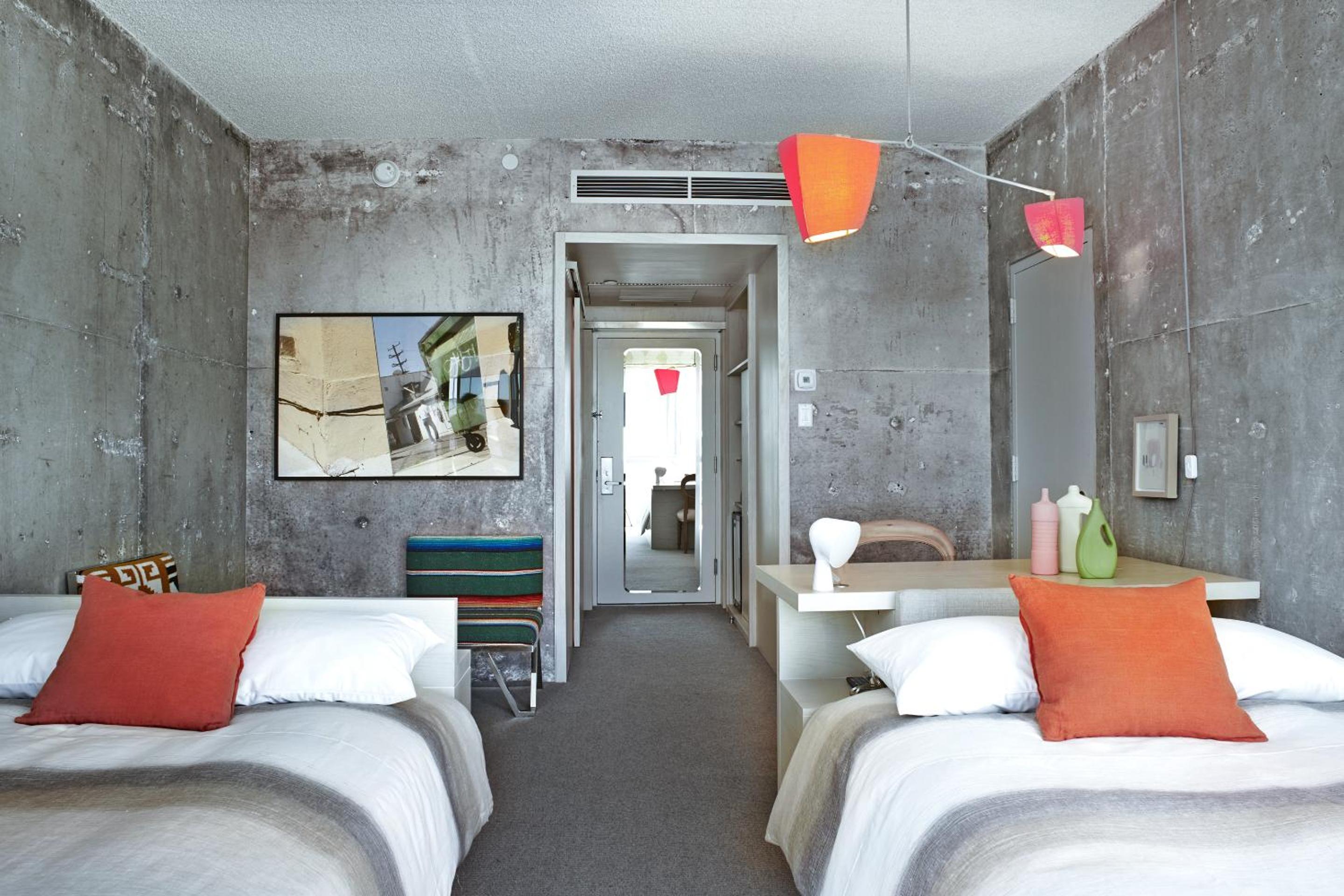 Deluxe Double or Twin Room thumbnail 5