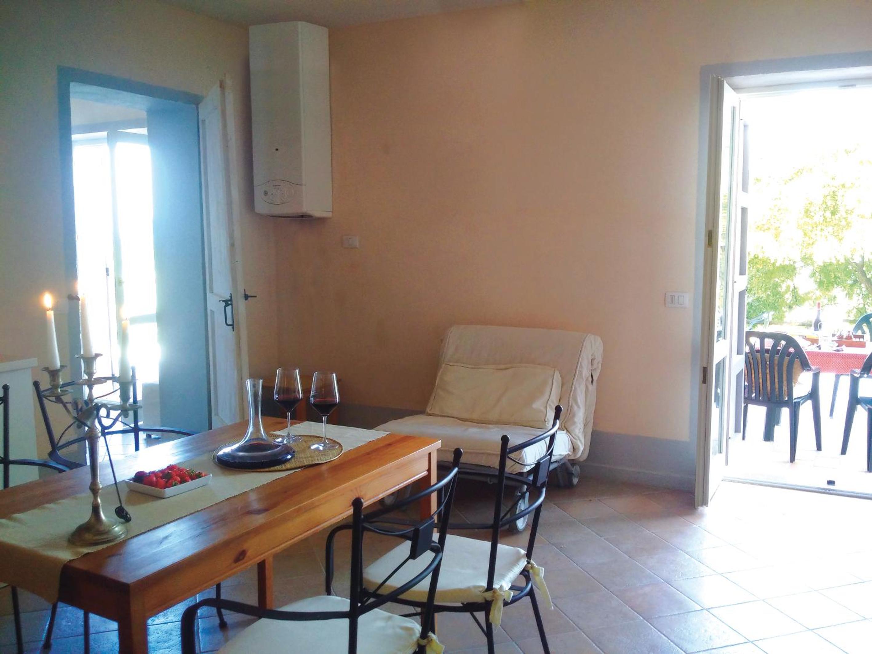 One-Bedroom House photo 1