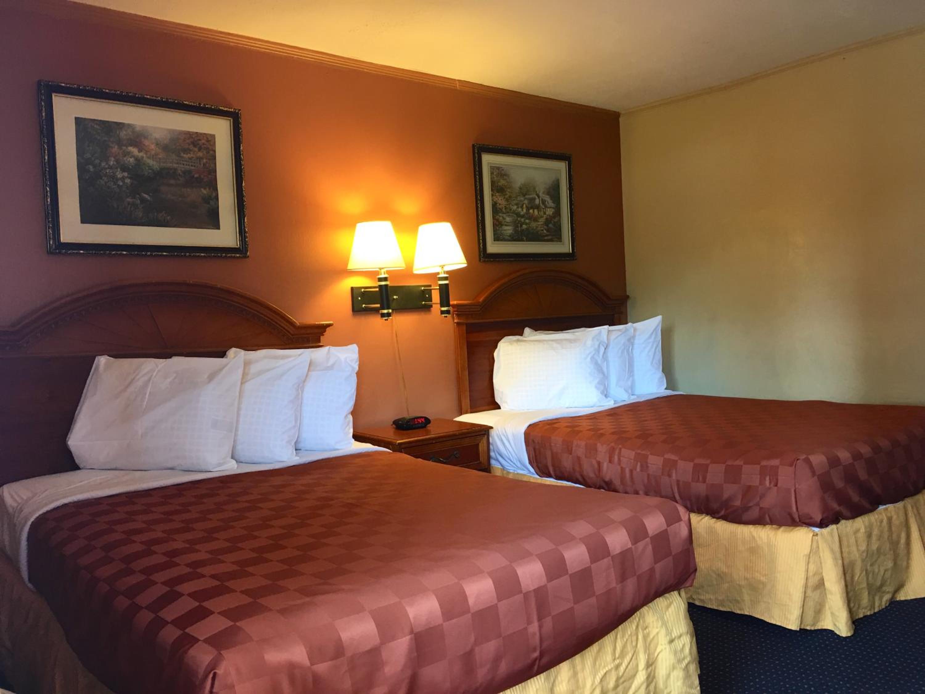 Standard Double Room with Two Double Beds - Non-Smoking - Photo 4