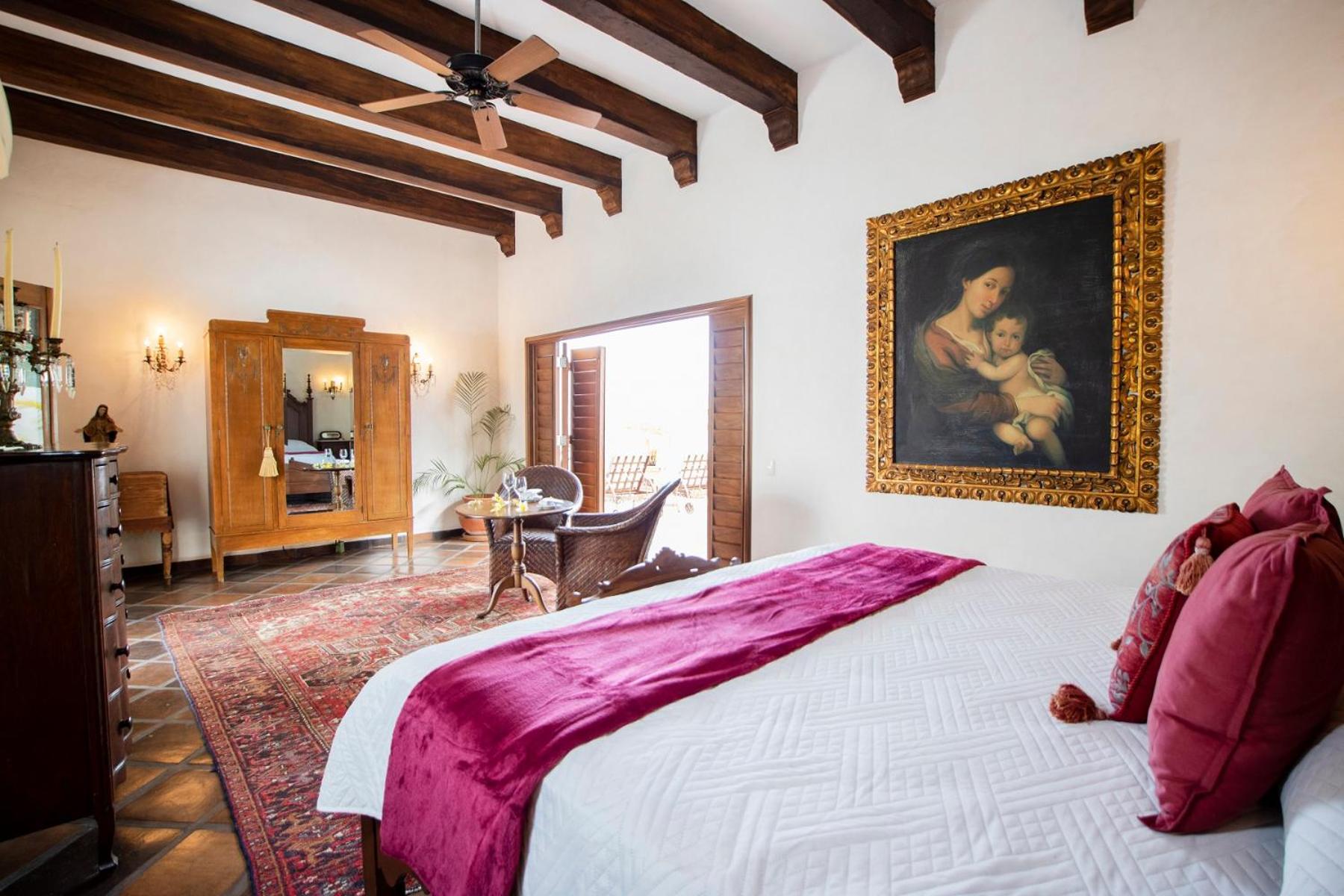 Superior King Suite - Photo 1