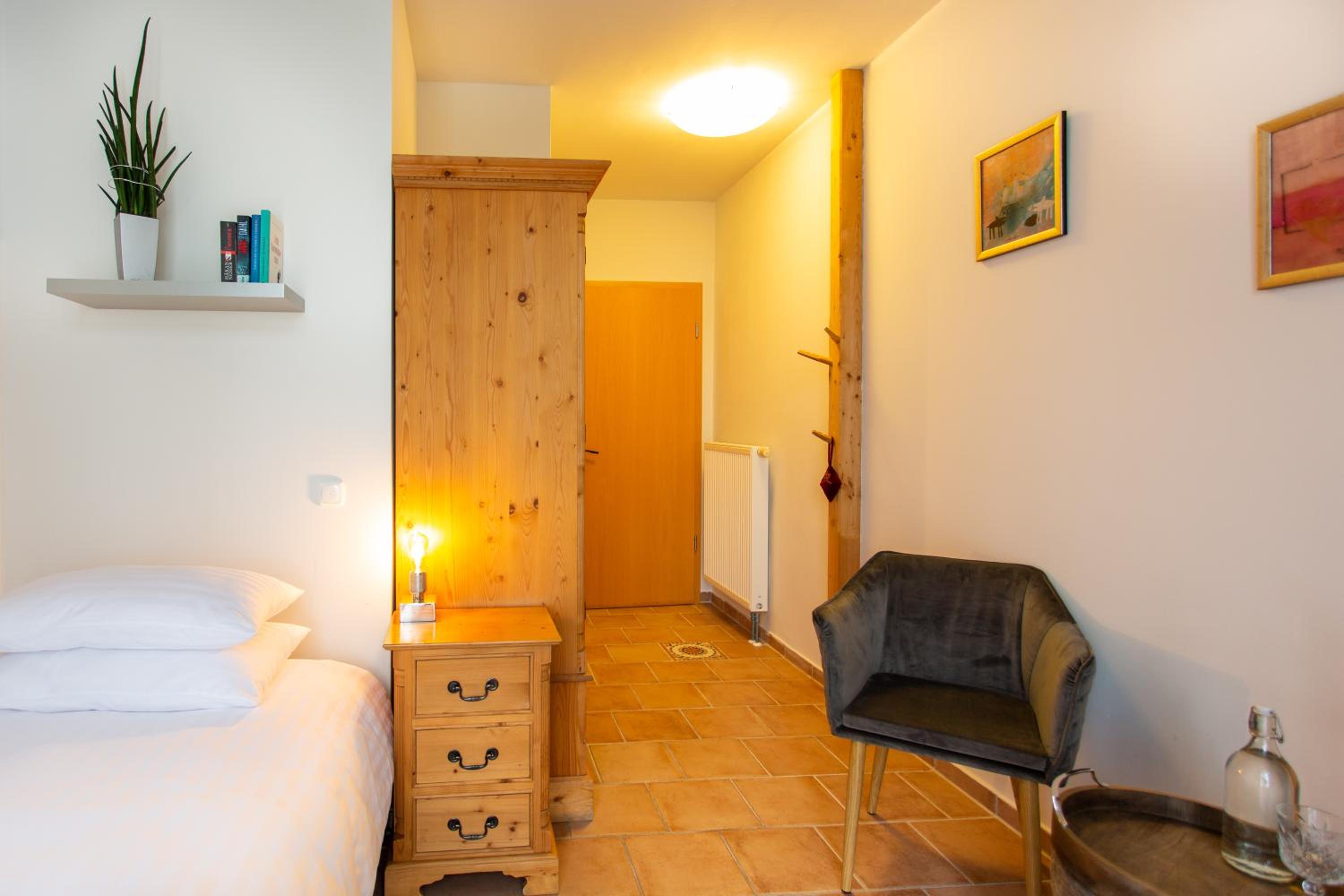 Standard Single Room with Shower photo 1