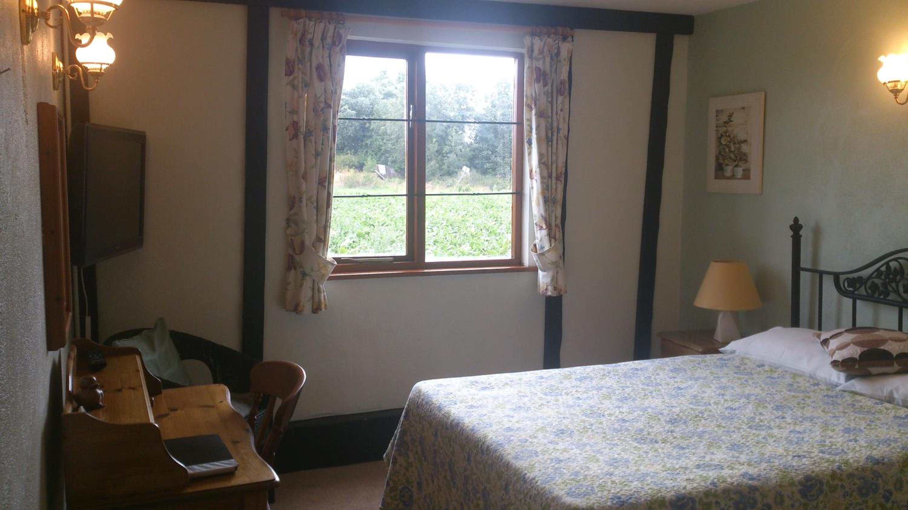 Double Room - Photo 5