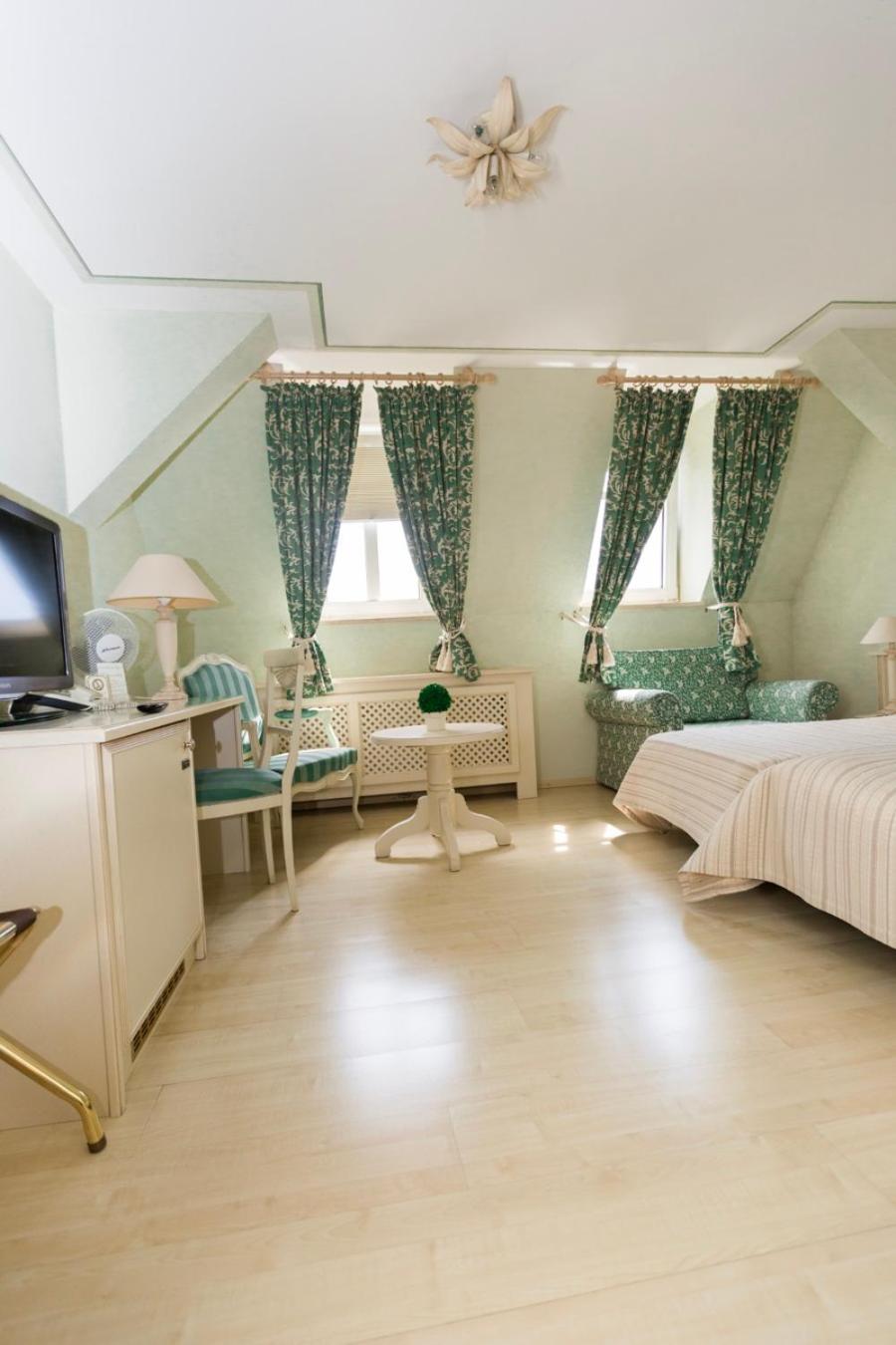 Double Room - Photo 7