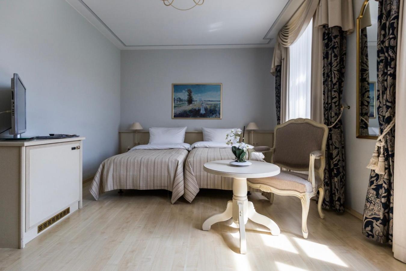 Double Room - Photo 6