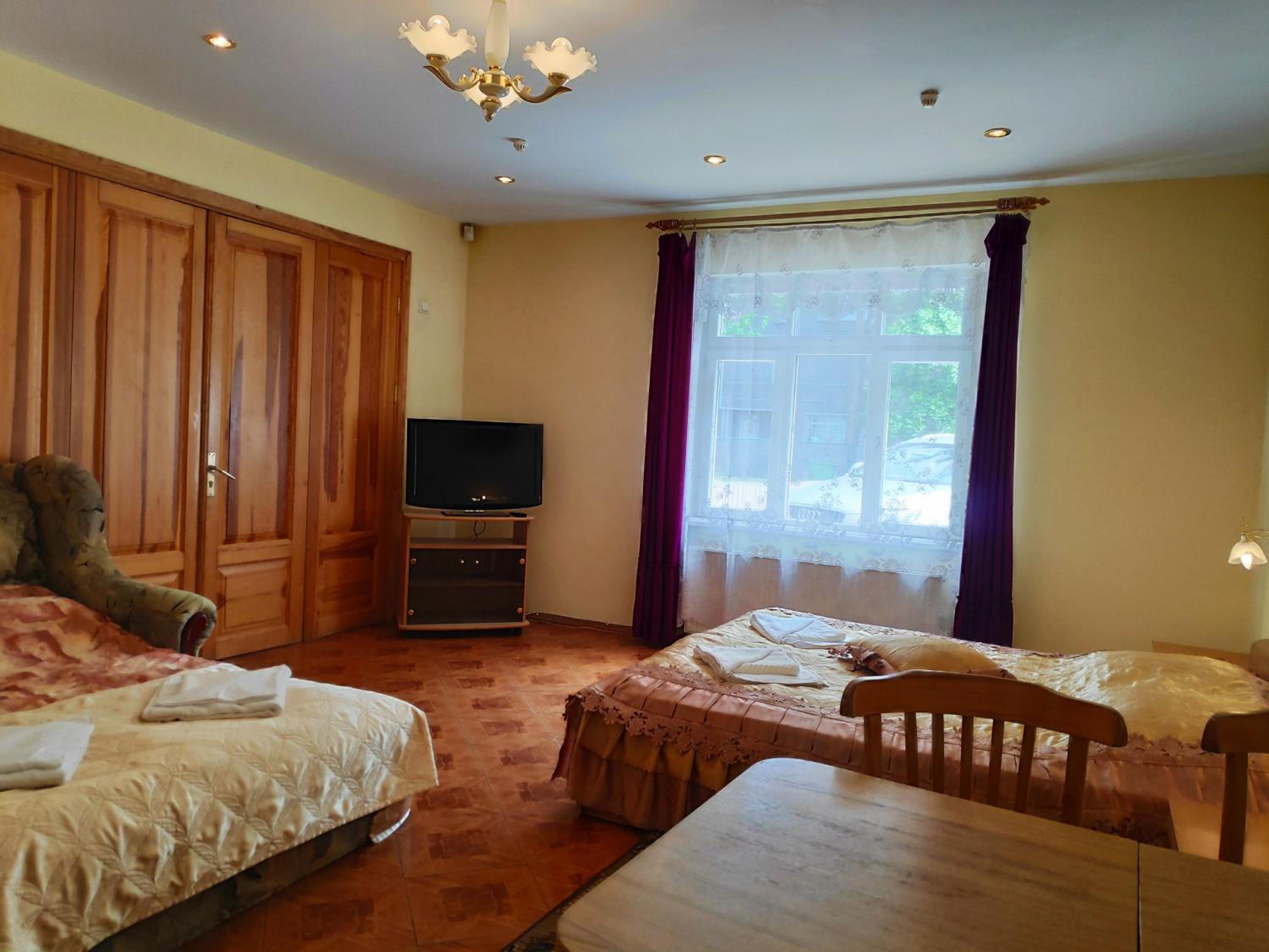 Quadruple Room - Photo 8
