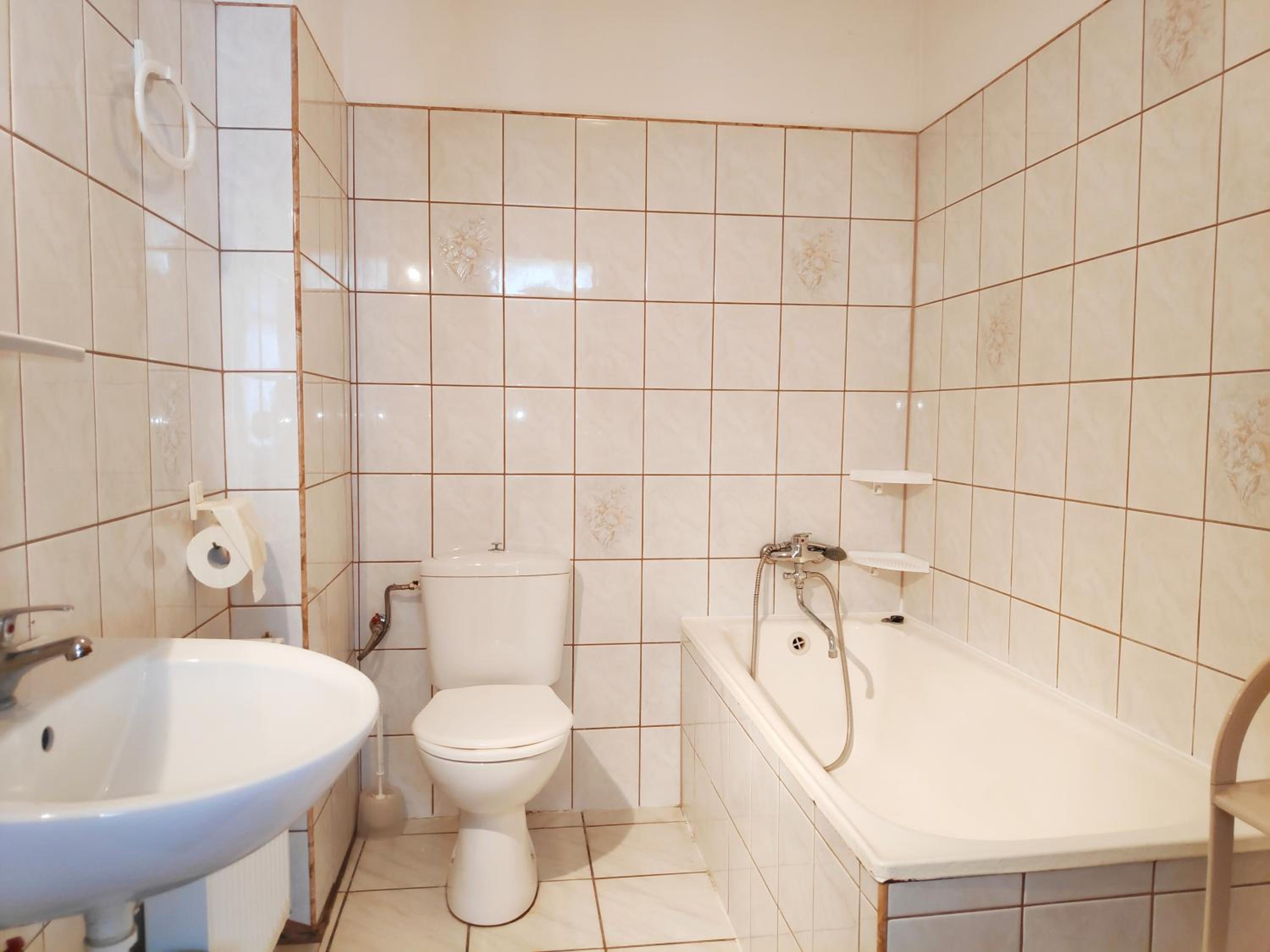 Quadruple Room with Balcony - Photo 3