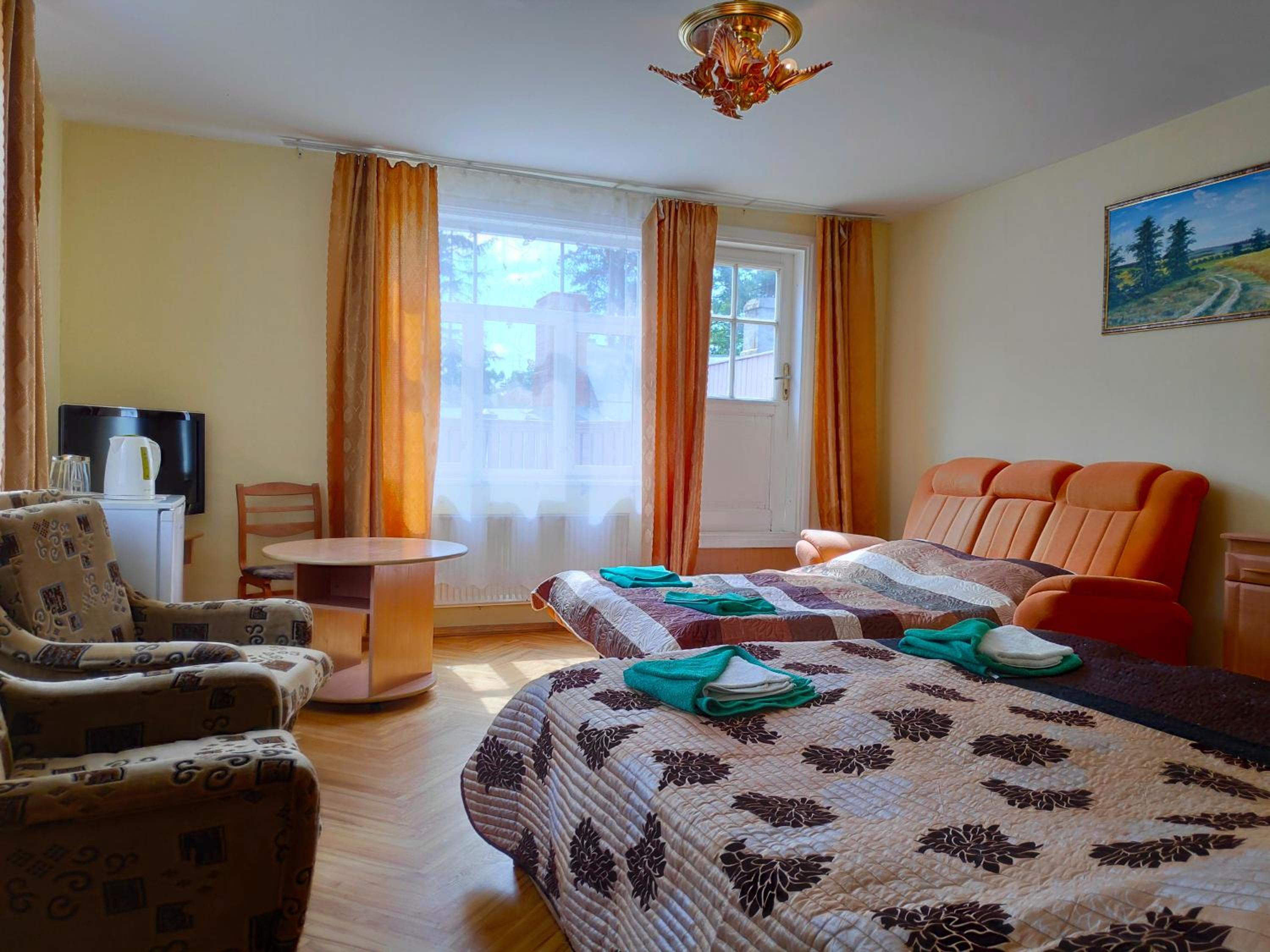 Quadruple Room with Balcony - Photo 2