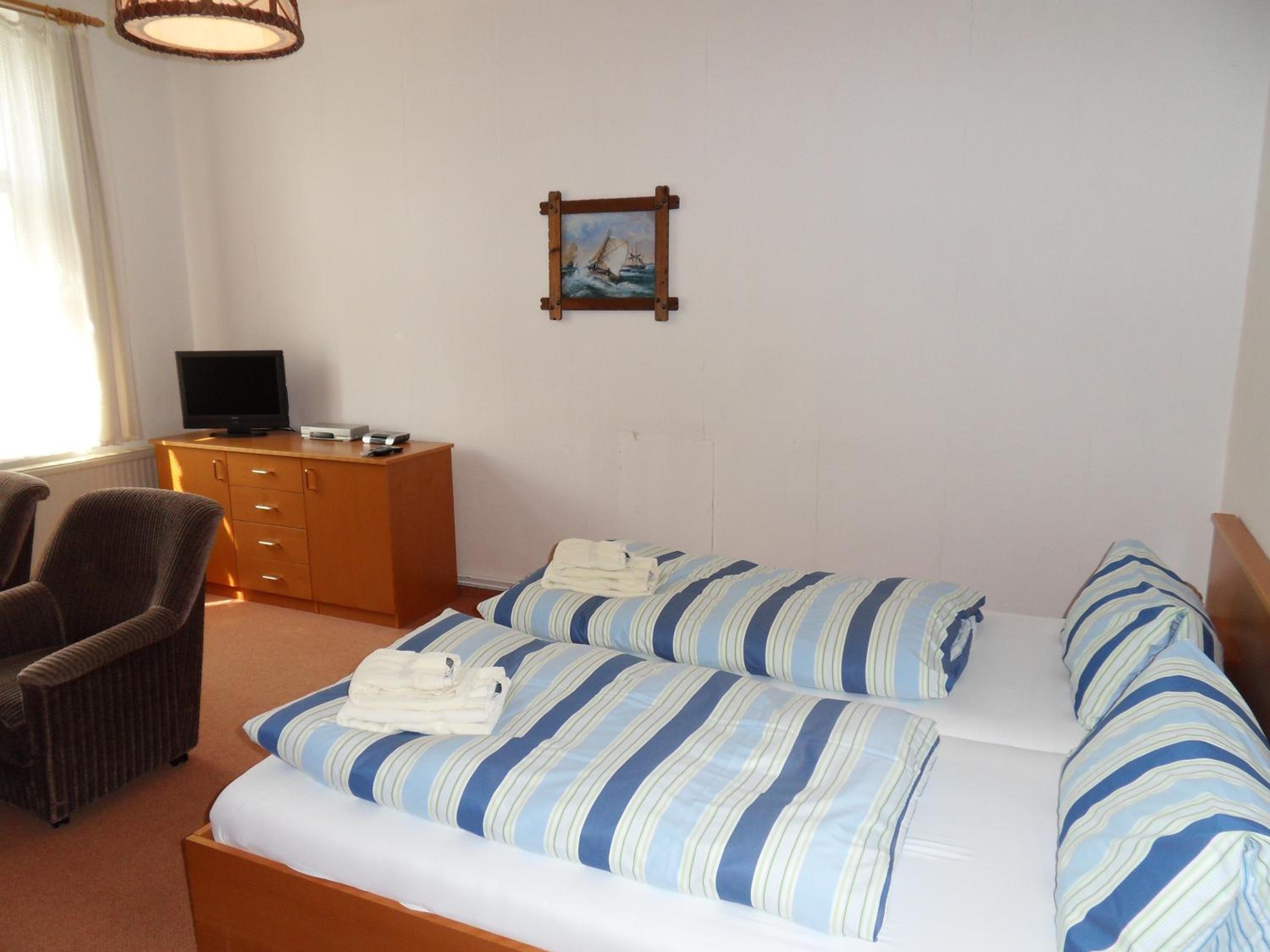 One-Bedroom Apartment (4 Adults) photo 3