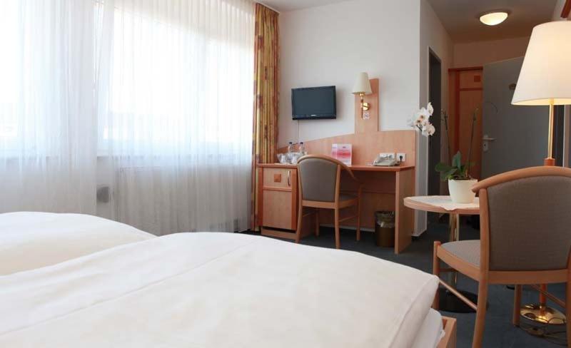 Twin Room - Photo 6