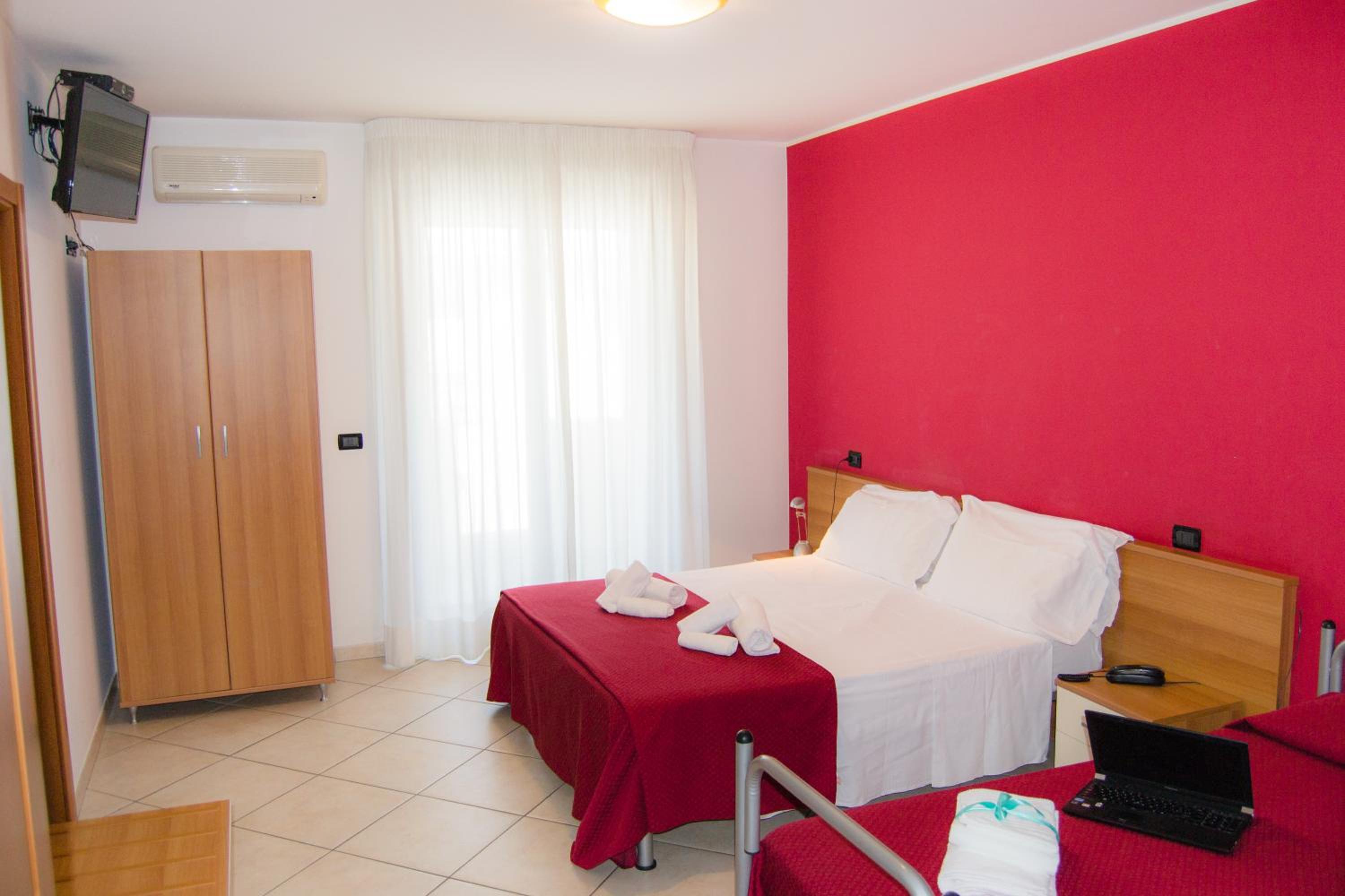 Triple Room with Balcony photo 2