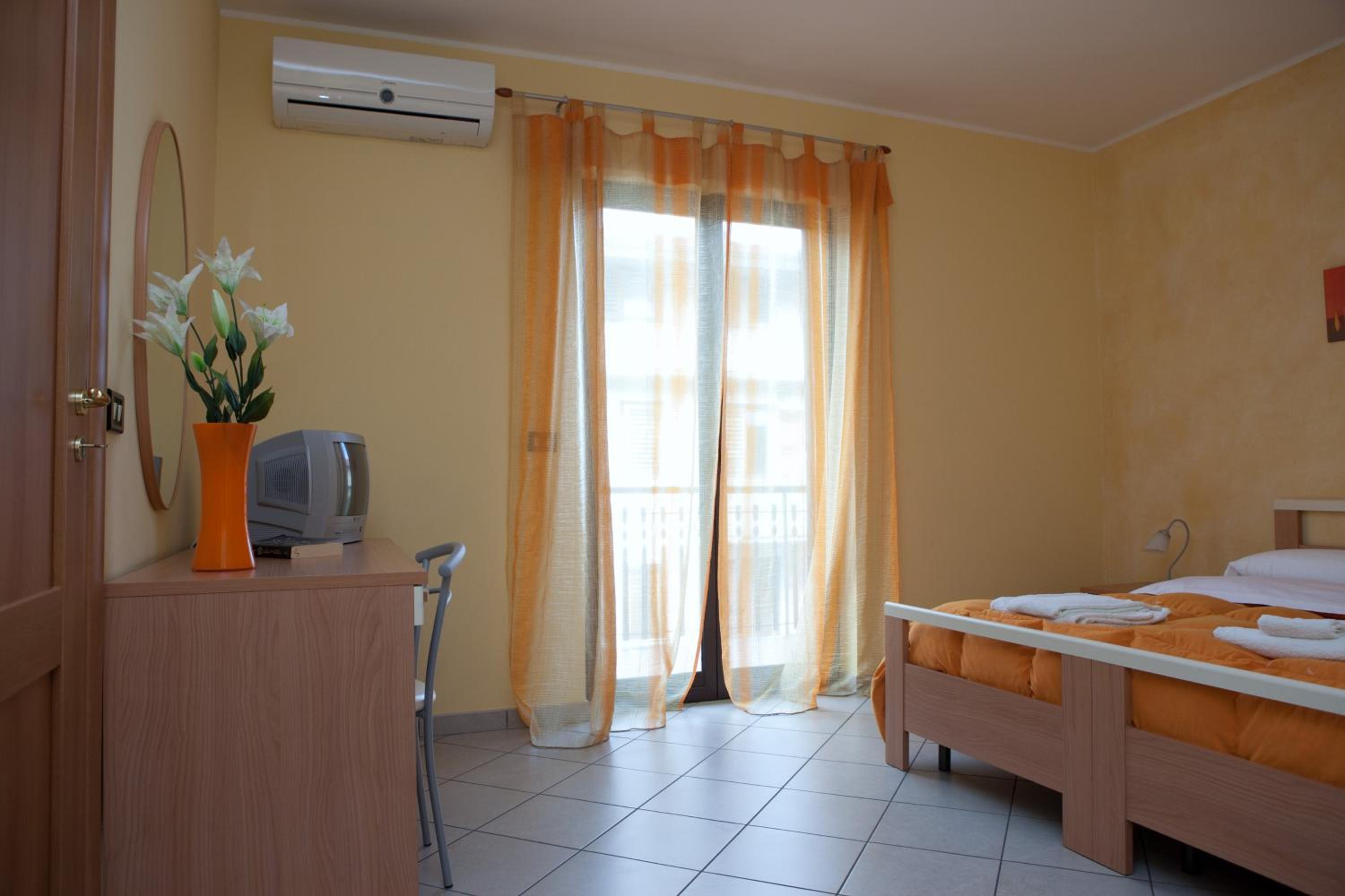 Triple Room with Balcony photo 3