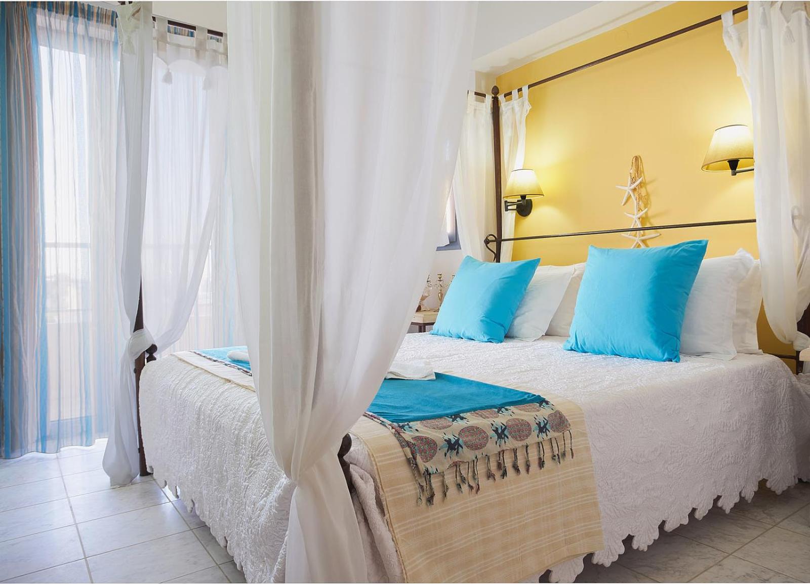 Deluxe Suite with Sea View - Photo 1