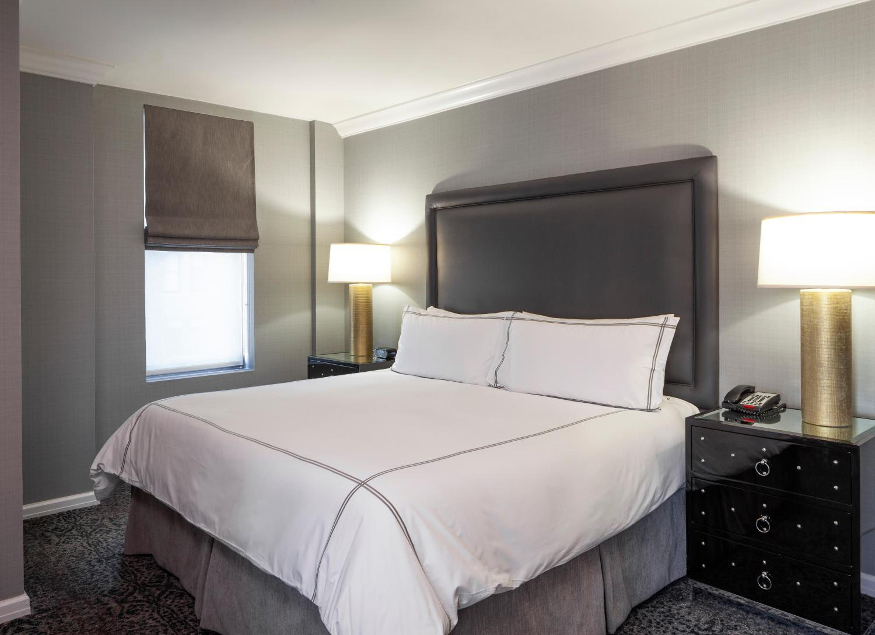 One-Bedroom Suite thumbnail 6
