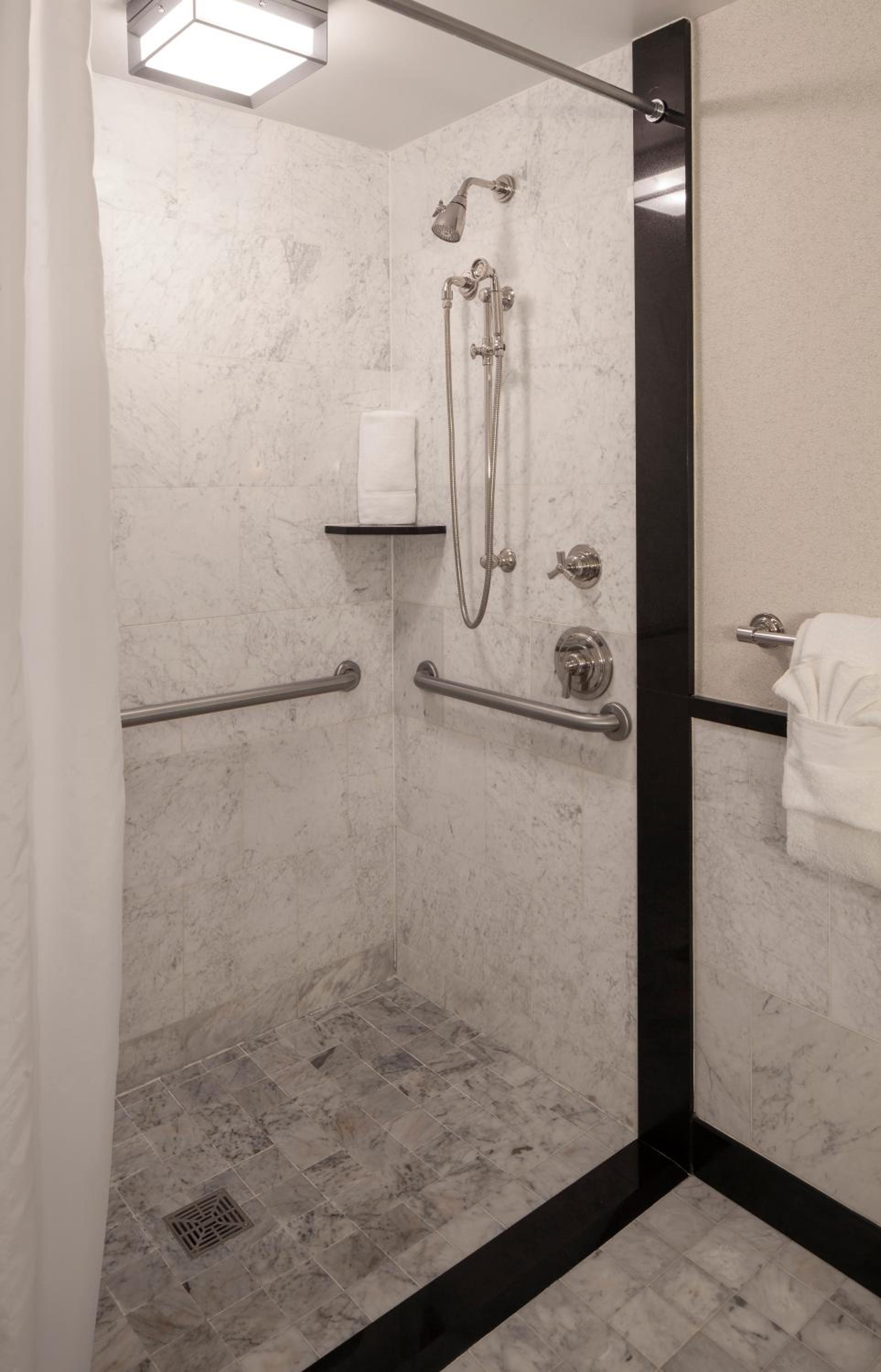 Metropolitan Suite thumbnail 6