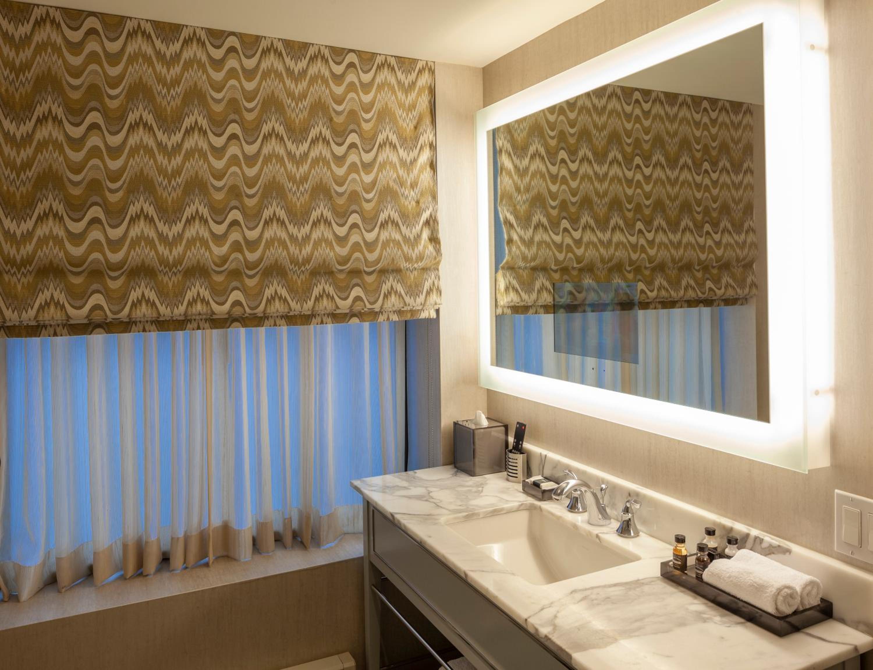 City Lights Suite thumbnail 5