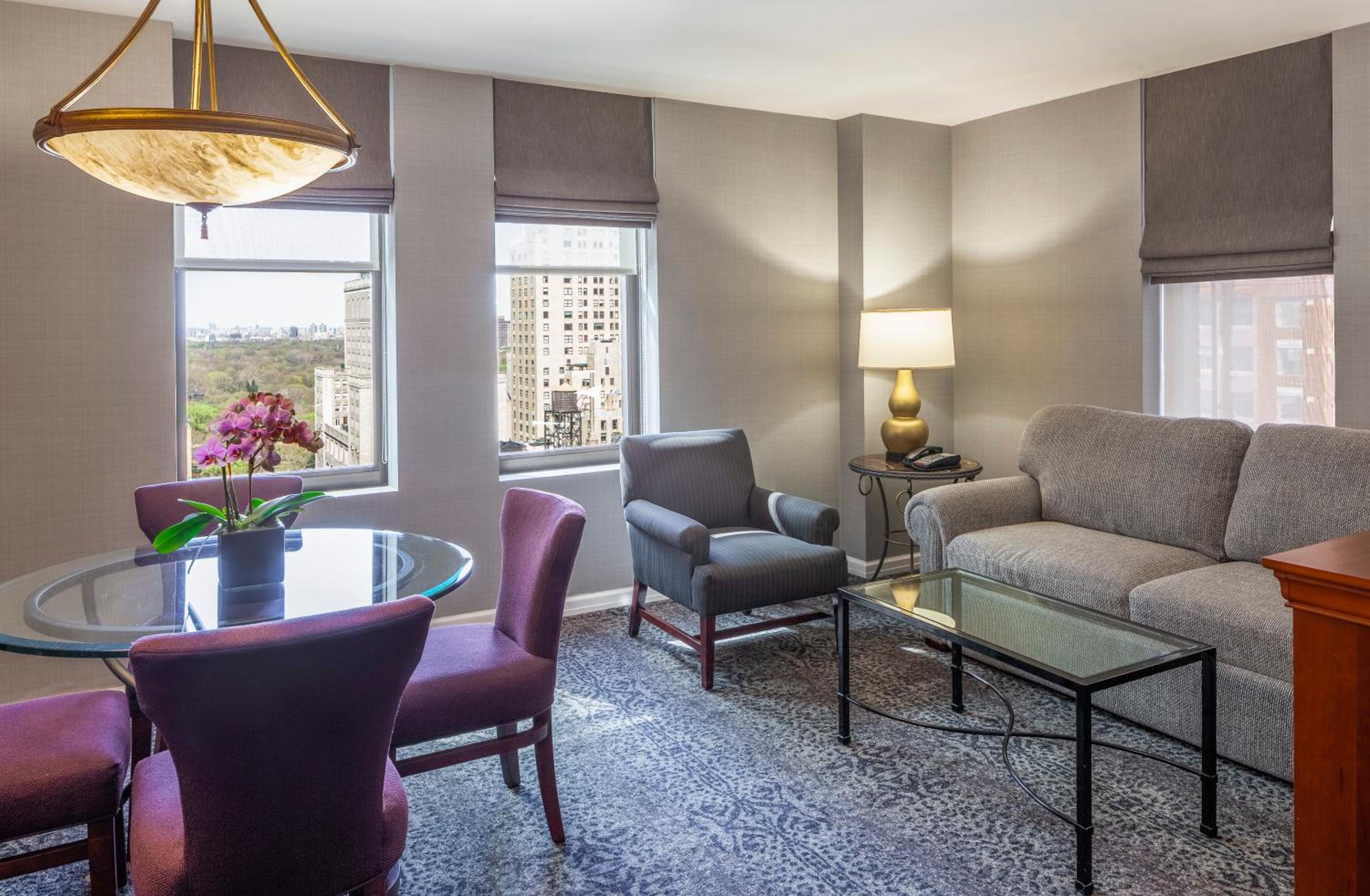 One-Bedroom Suite thumbnail 6