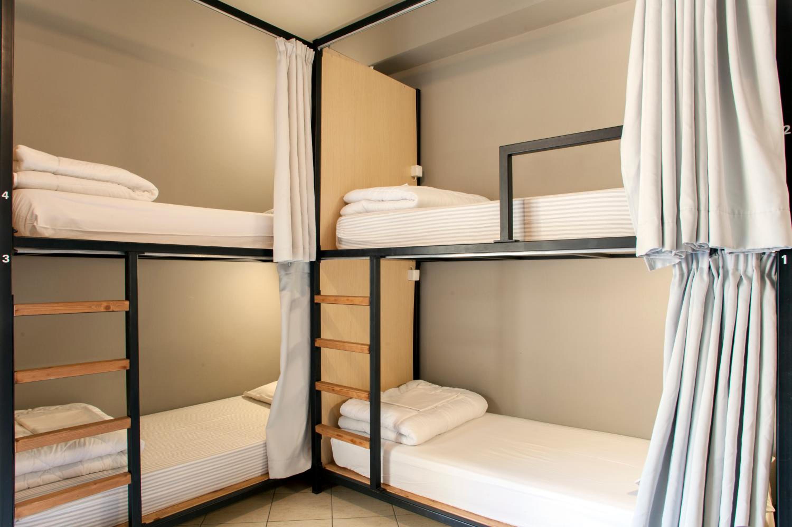 Bed in 6-Bed Female Dormitory Room photo 1
