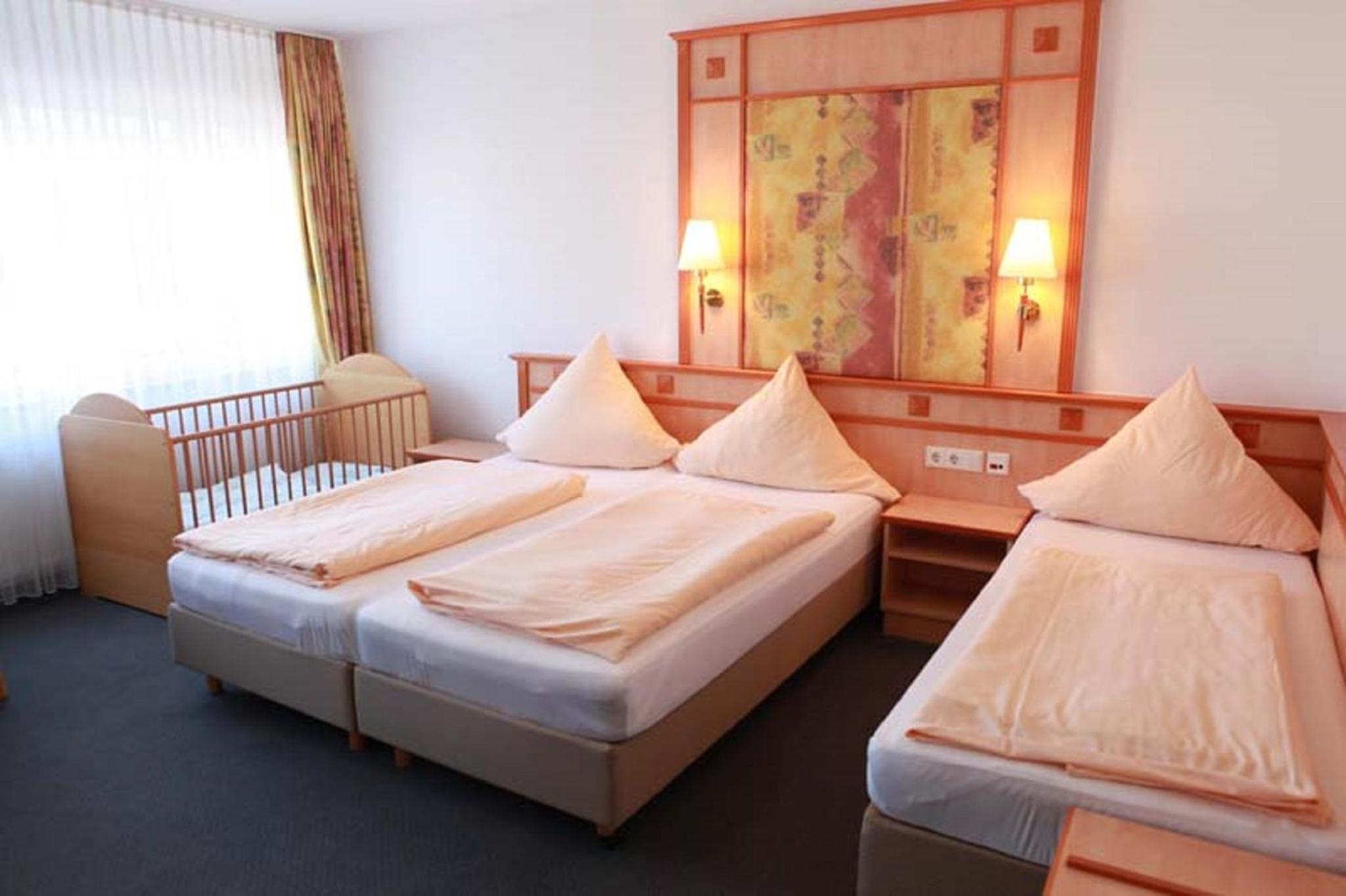 Triple Room - Disability Access - Photo 4