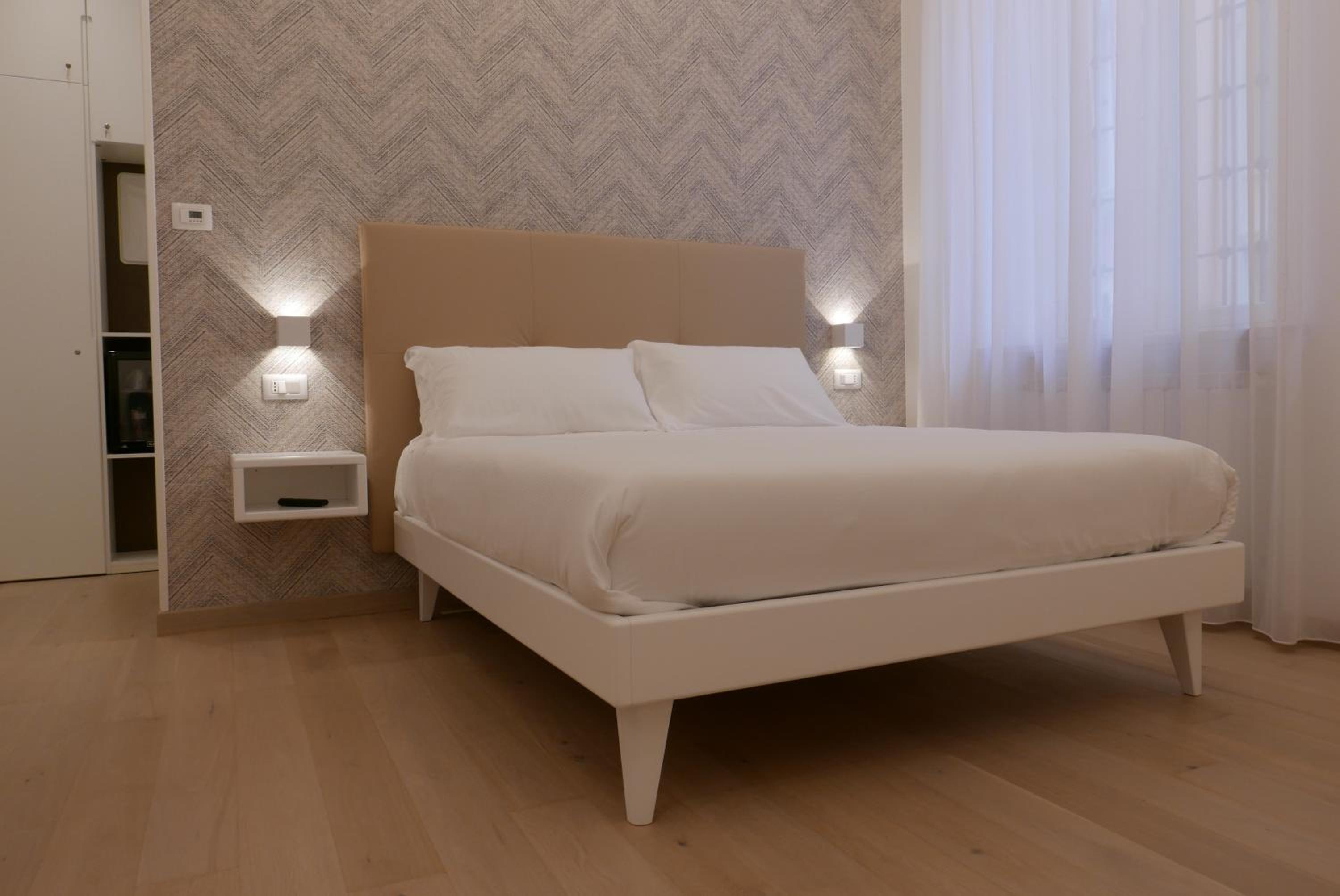 Deluxe Double Room With Extra Bed