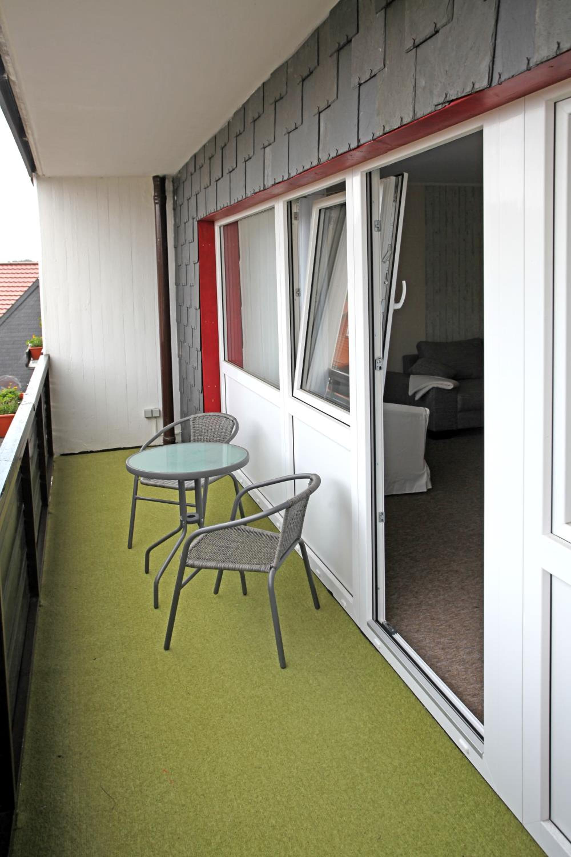 Deluxe One-Bedroom Apartment - Photo 6