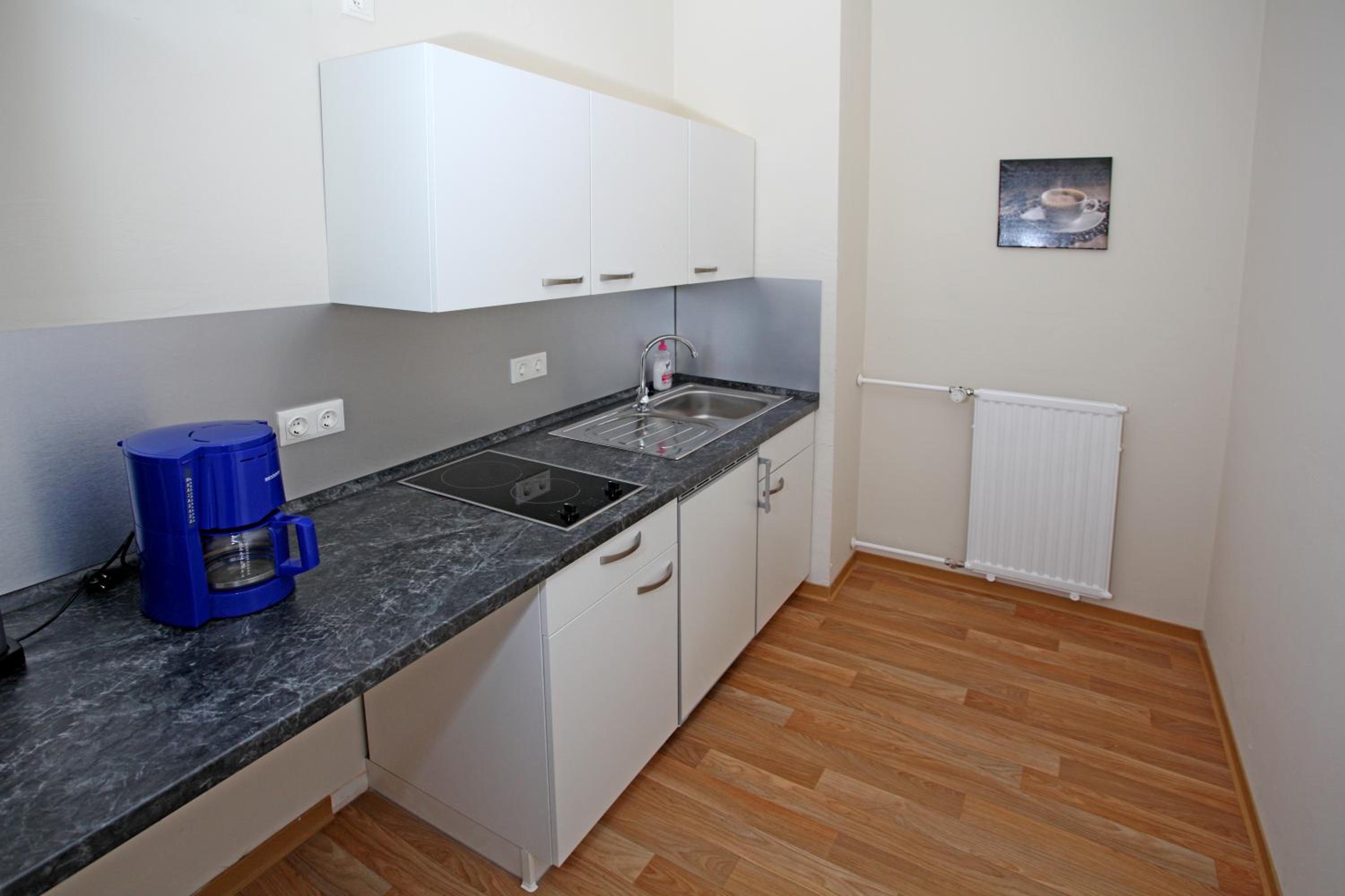 Studio Apartment - Photo 2