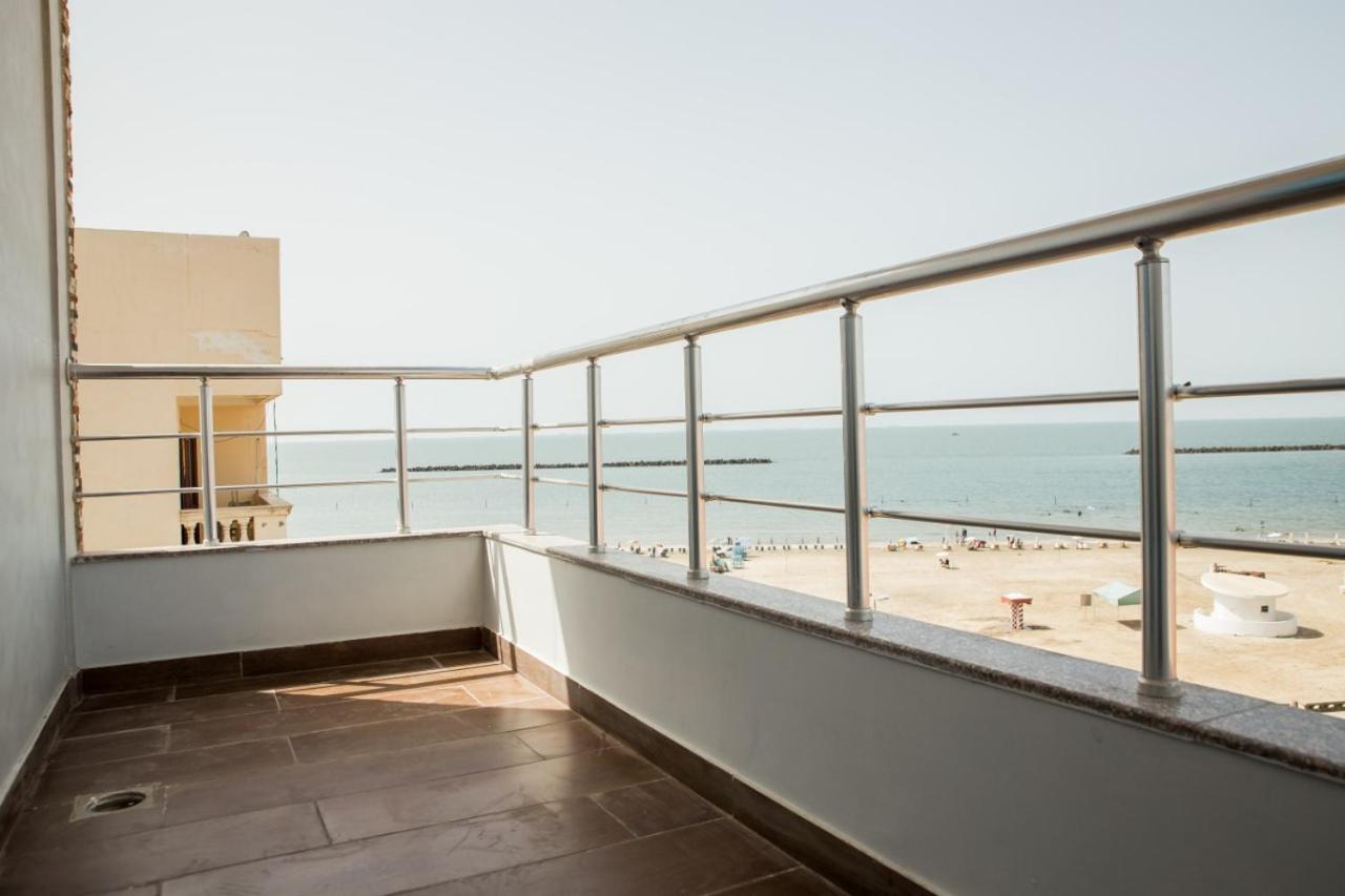 Double or Twin Room with Side Sea View photo 2