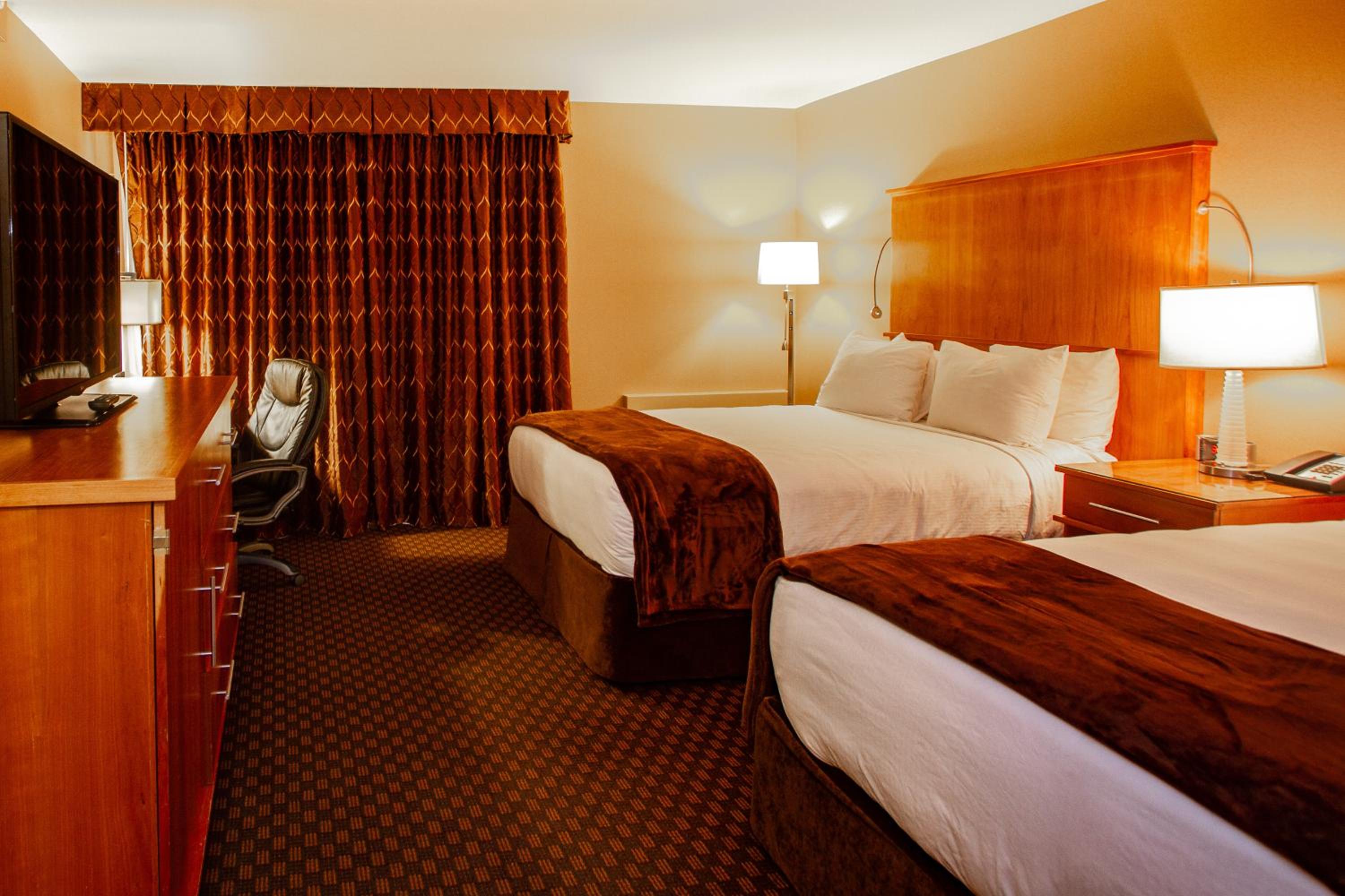 Executive Queen Room with Two Queen Beds - Photo 4