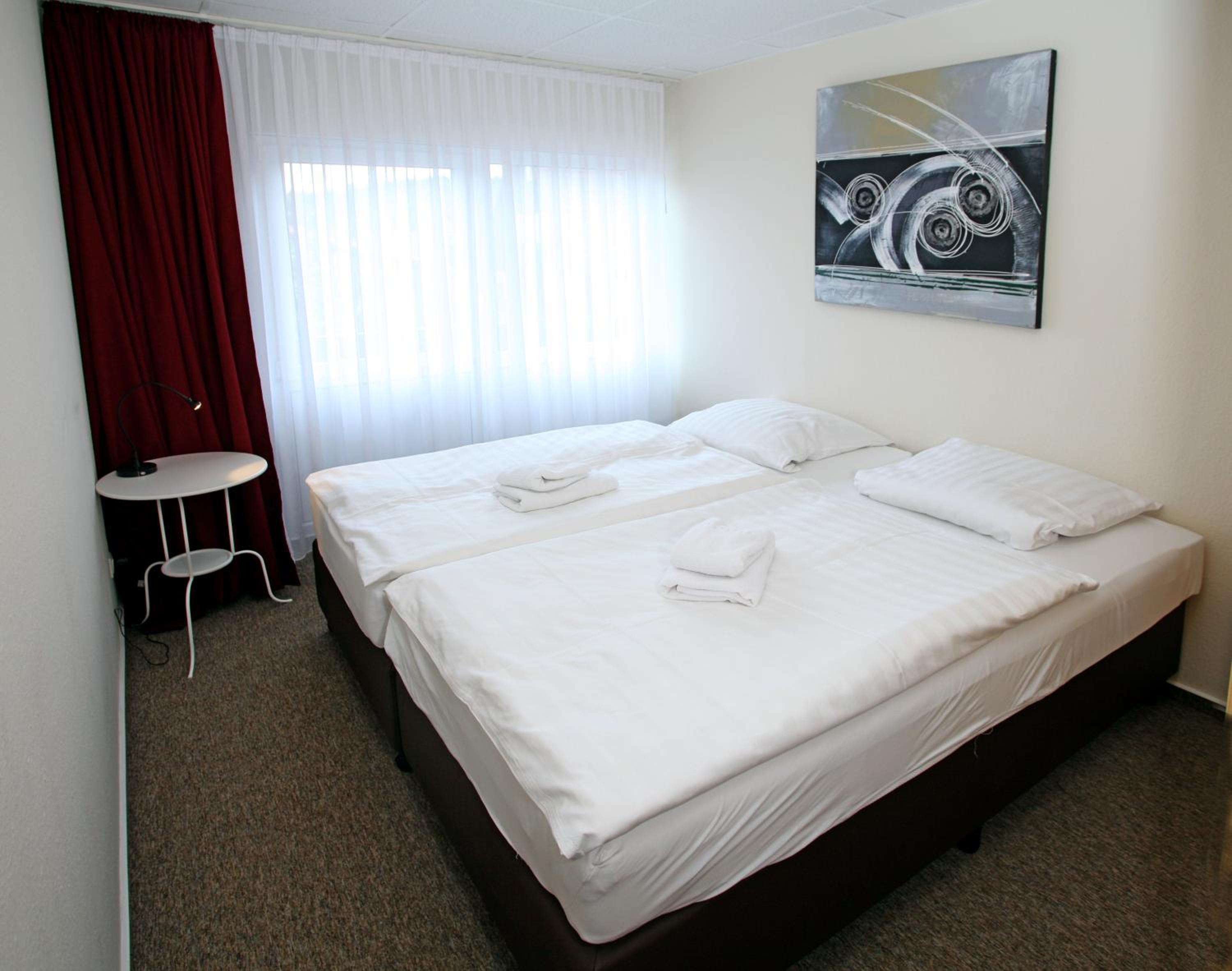 Superior One-Bedroom Apartment - Photo 1