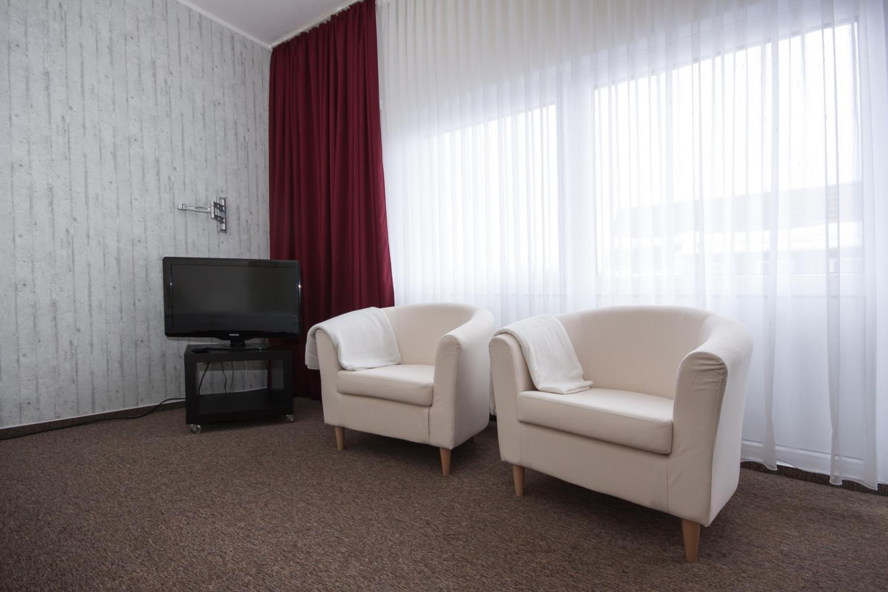 Superior One-Bedroom Apartment - Photo 6