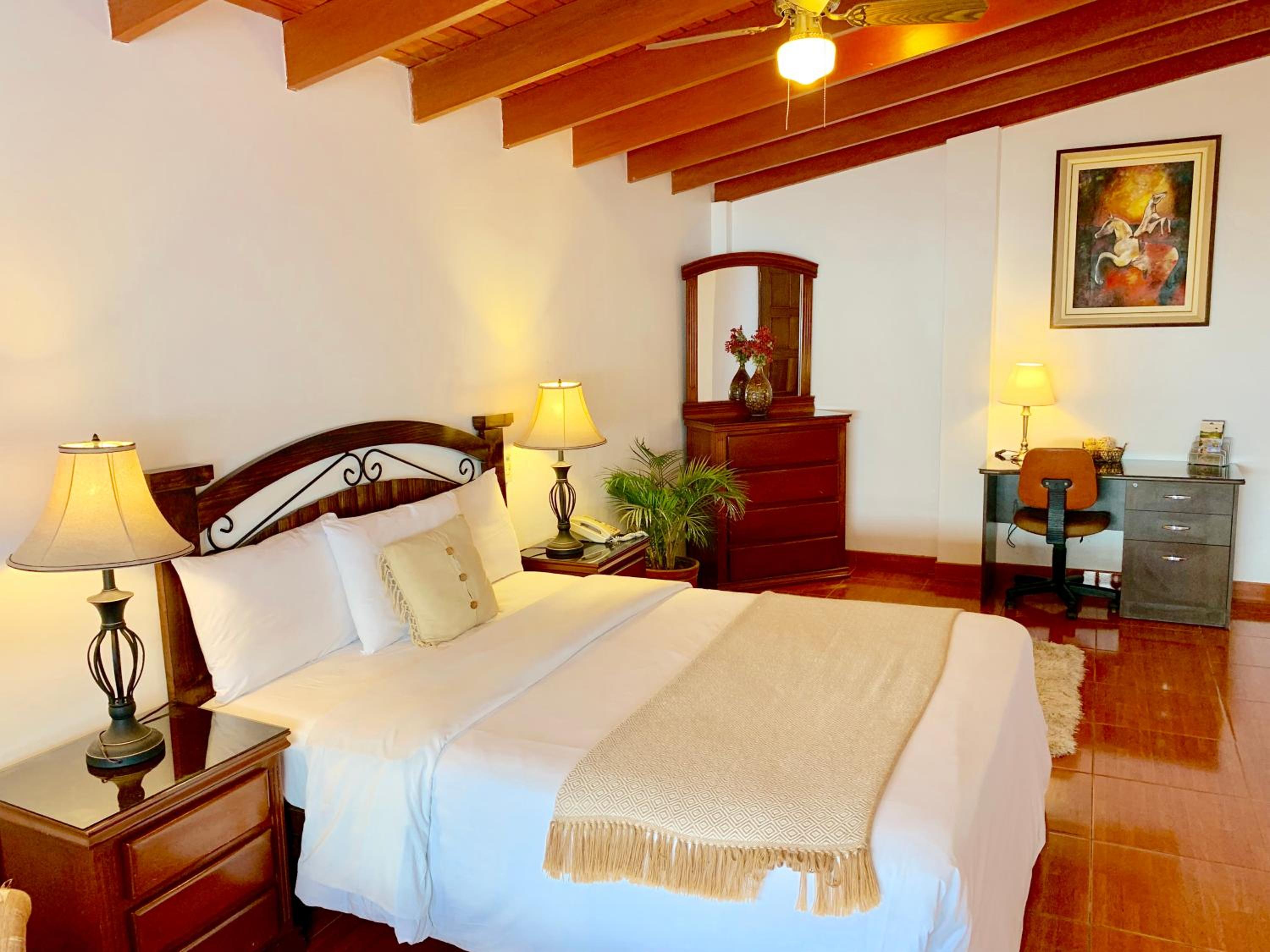 Junior Suite with Garden View - Photo 2