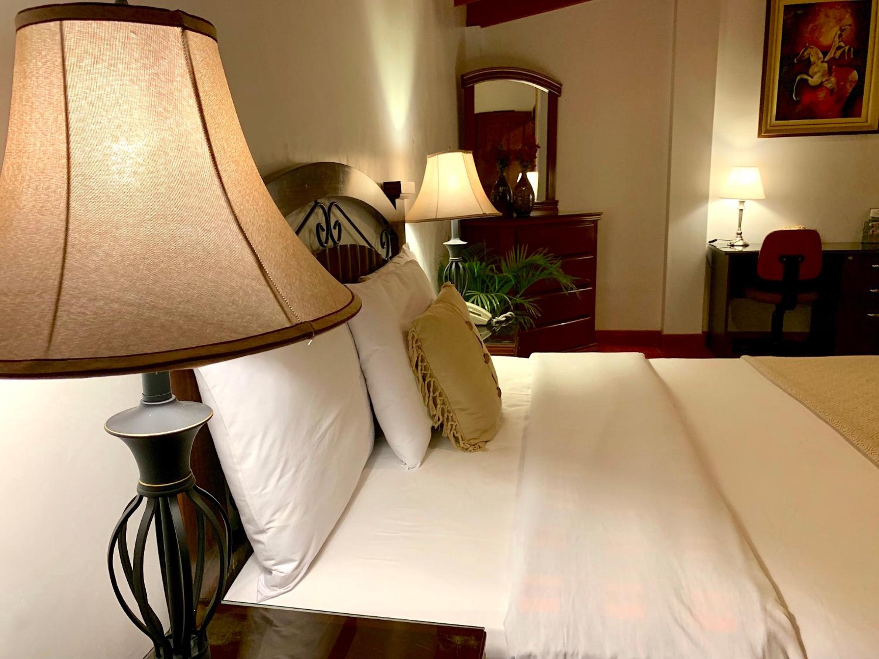 Junior Suite with Garden View - Photo 16