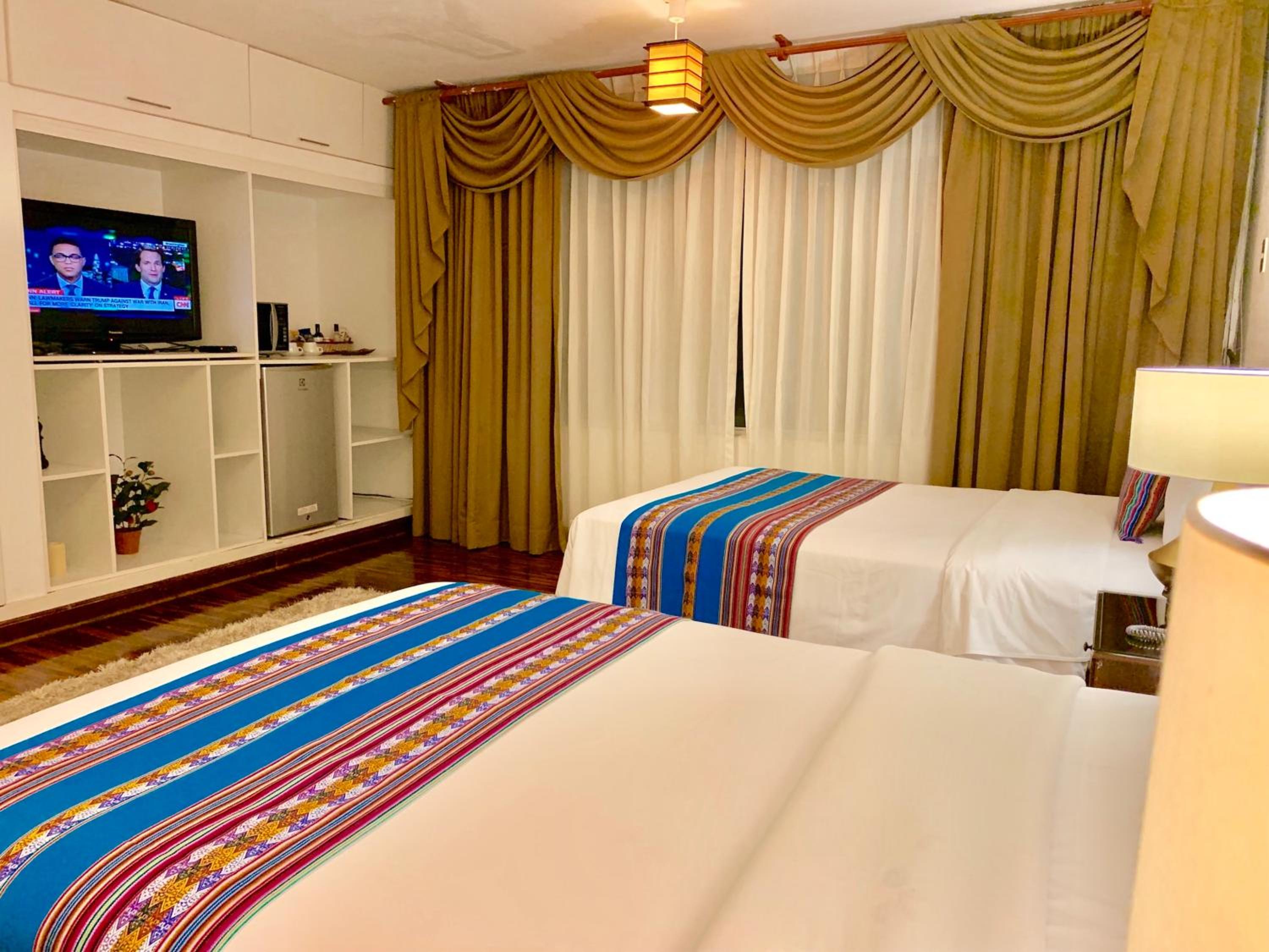 Deluxe Double Room with Two Double Beds - Photo 7