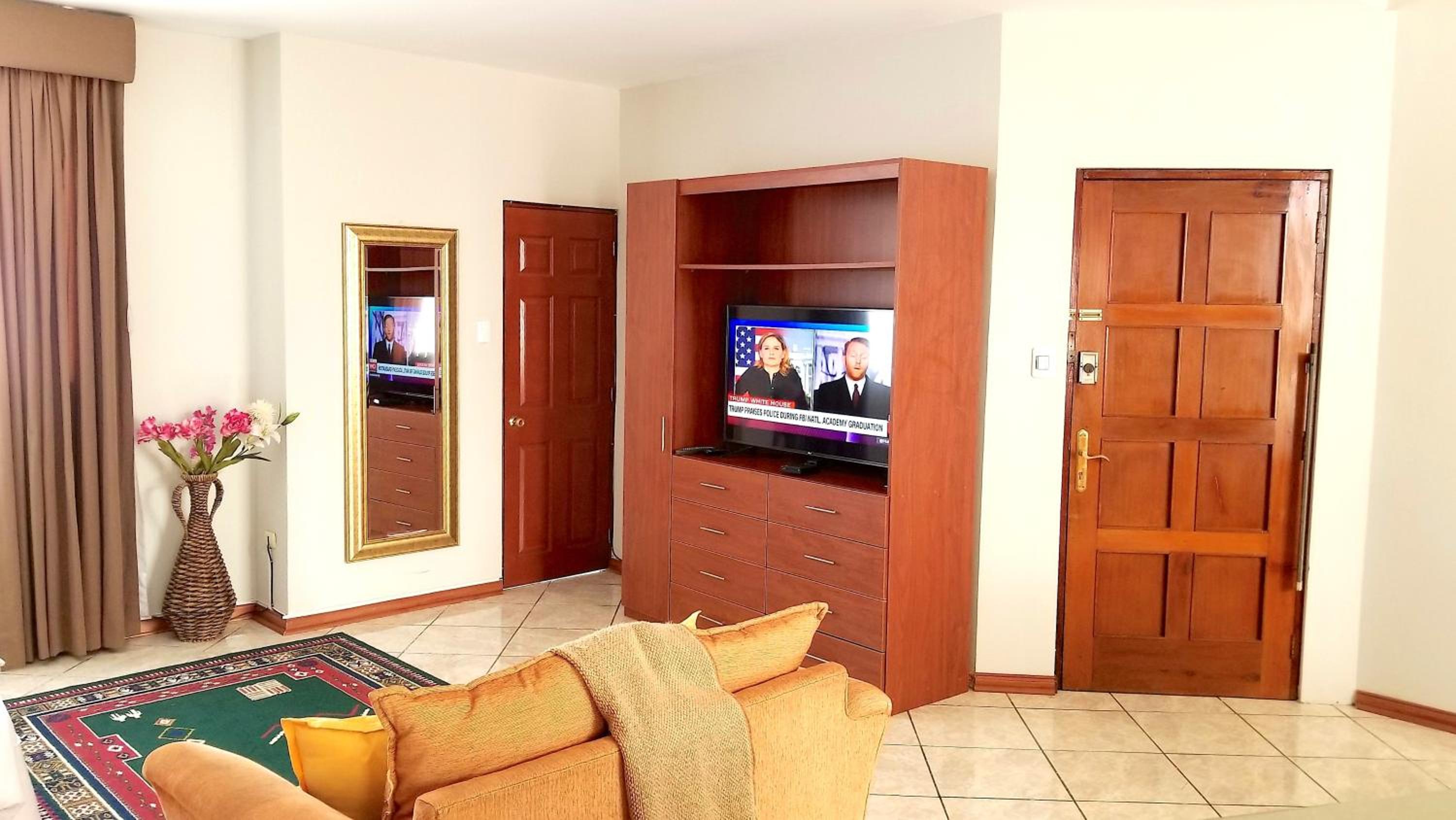 Deluxe Suite - Photo 7